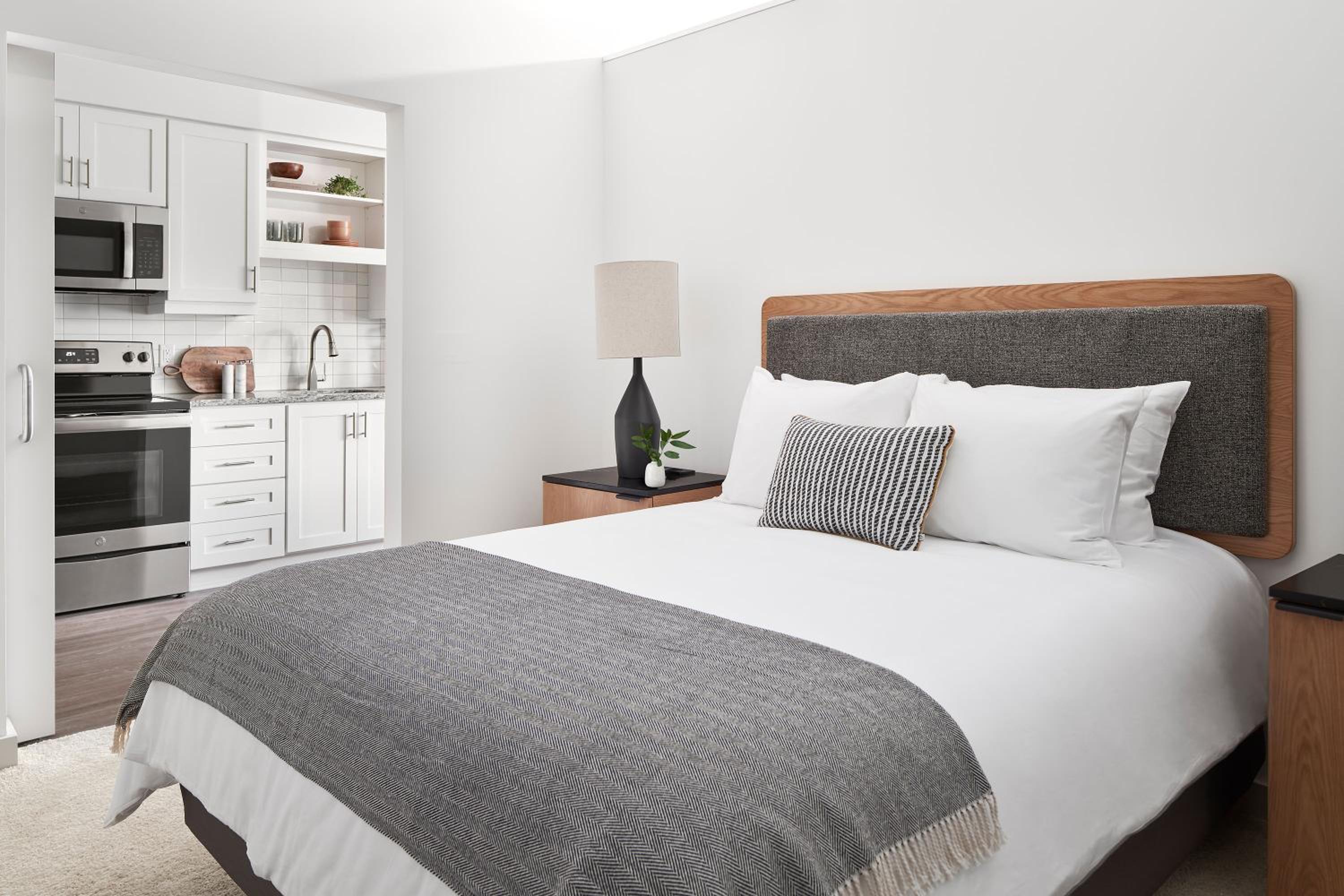 One-Bedroom Apartment - Photo 6