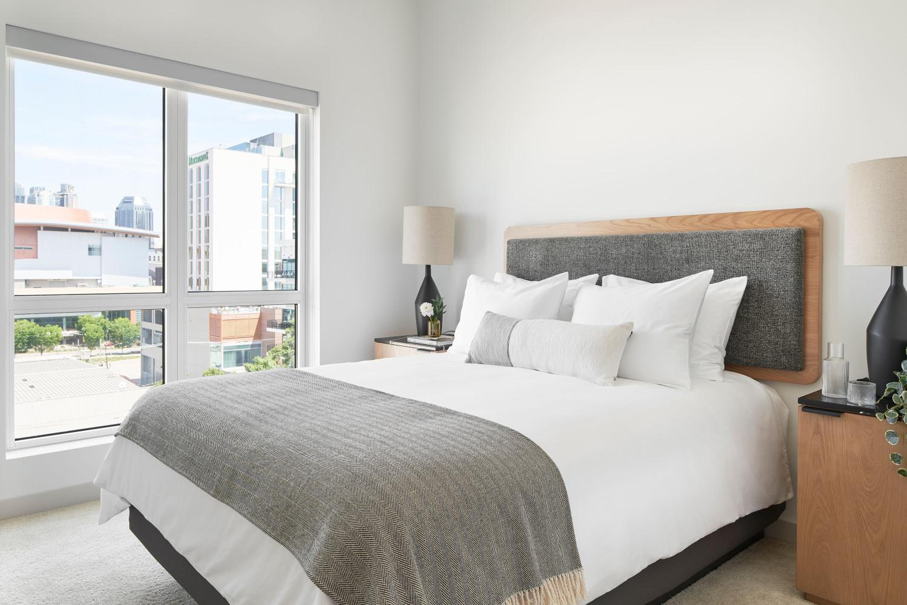 One-Bedroom Apartment - Photo 3