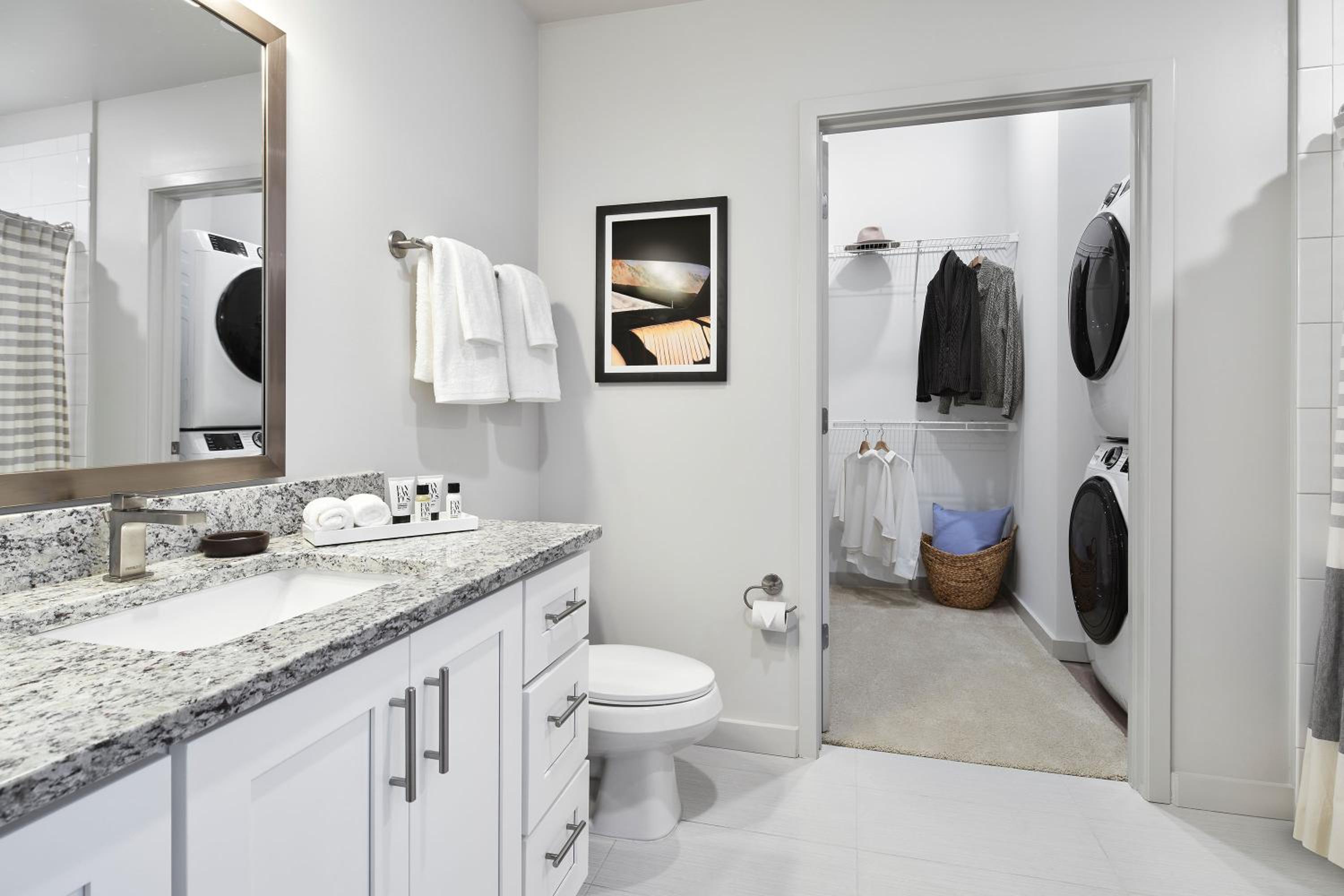 One-Bedroom Apartment - Photo 8
