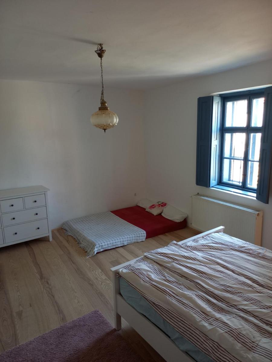 Three-Bedroom House photo 3