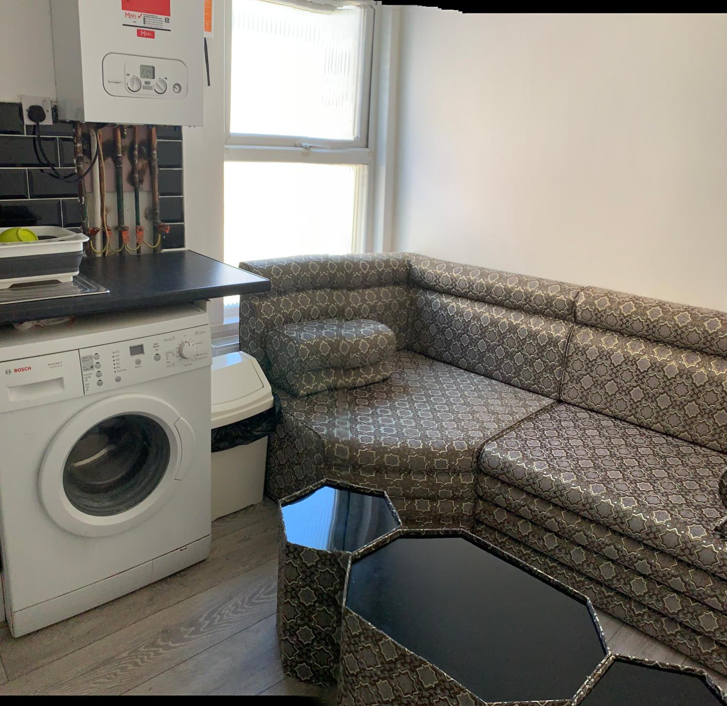 One-Bedroom Apartment photo 2