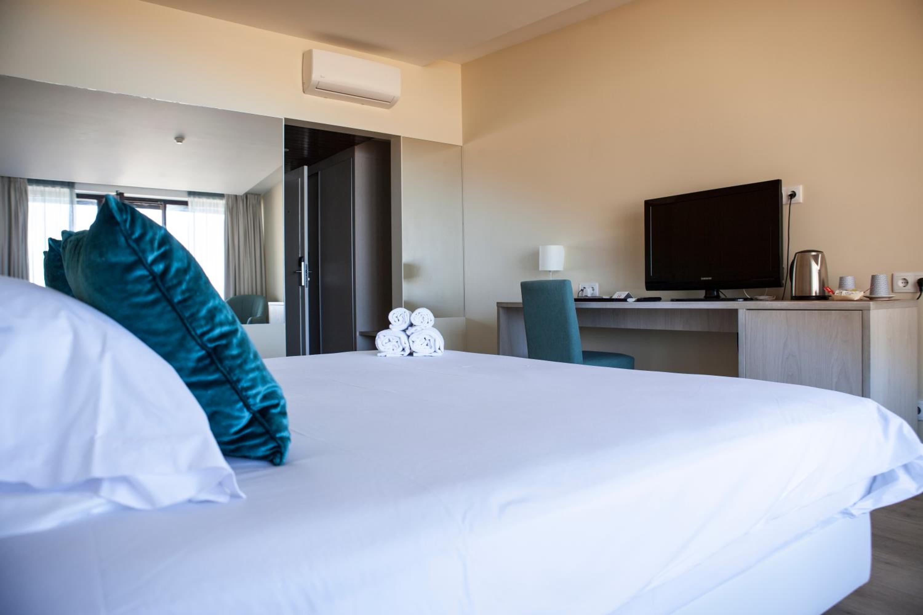 Guincho Room with Sea View - Photo 2