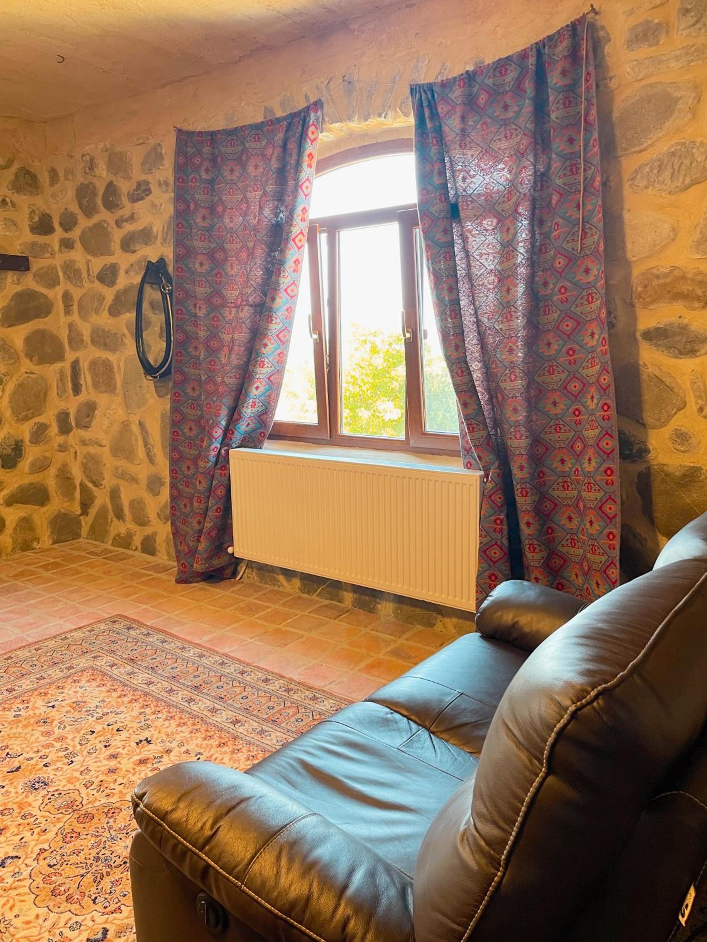 King Room with Pool View - Photo 12