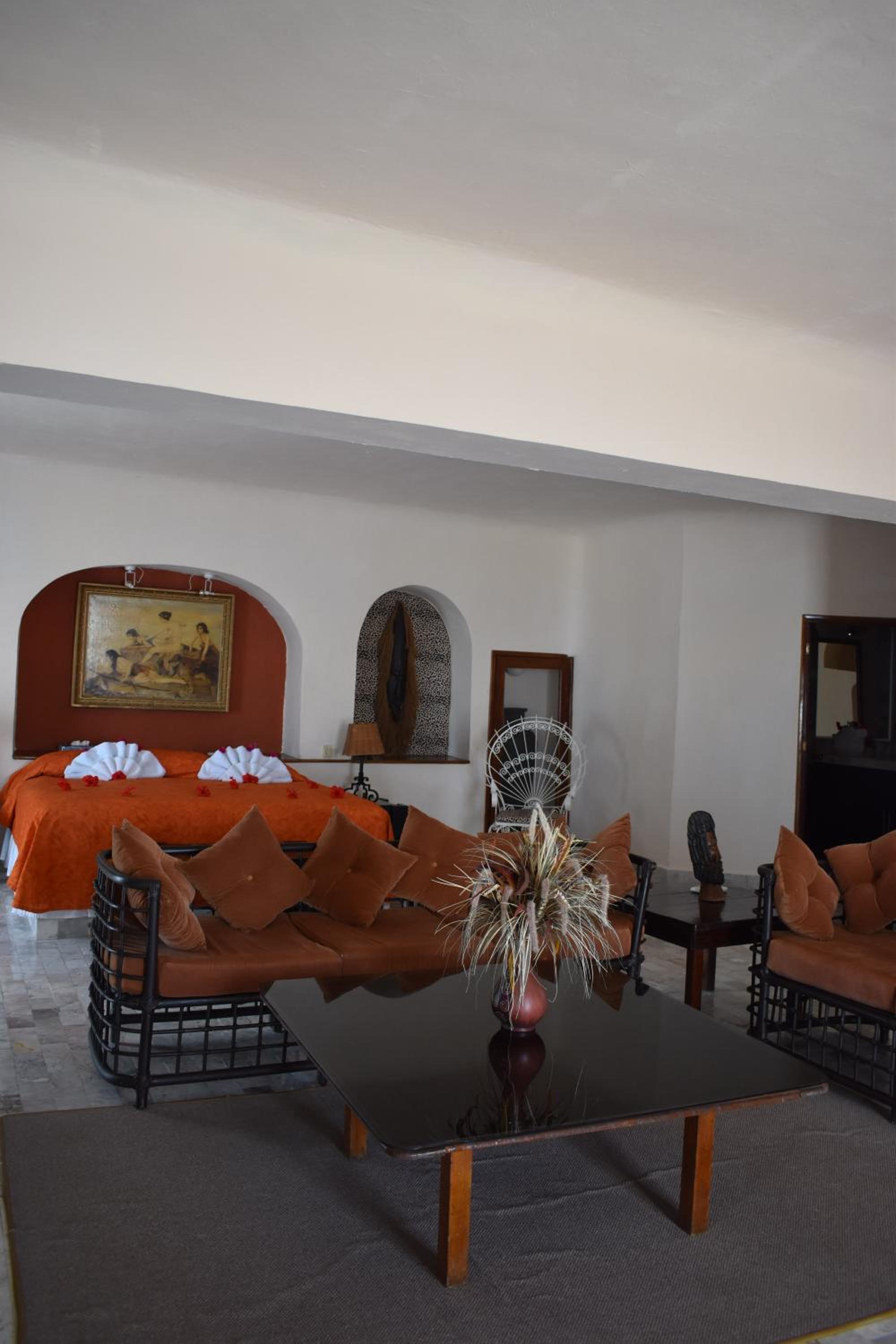 Junior Suite with Terrace - Photo 16