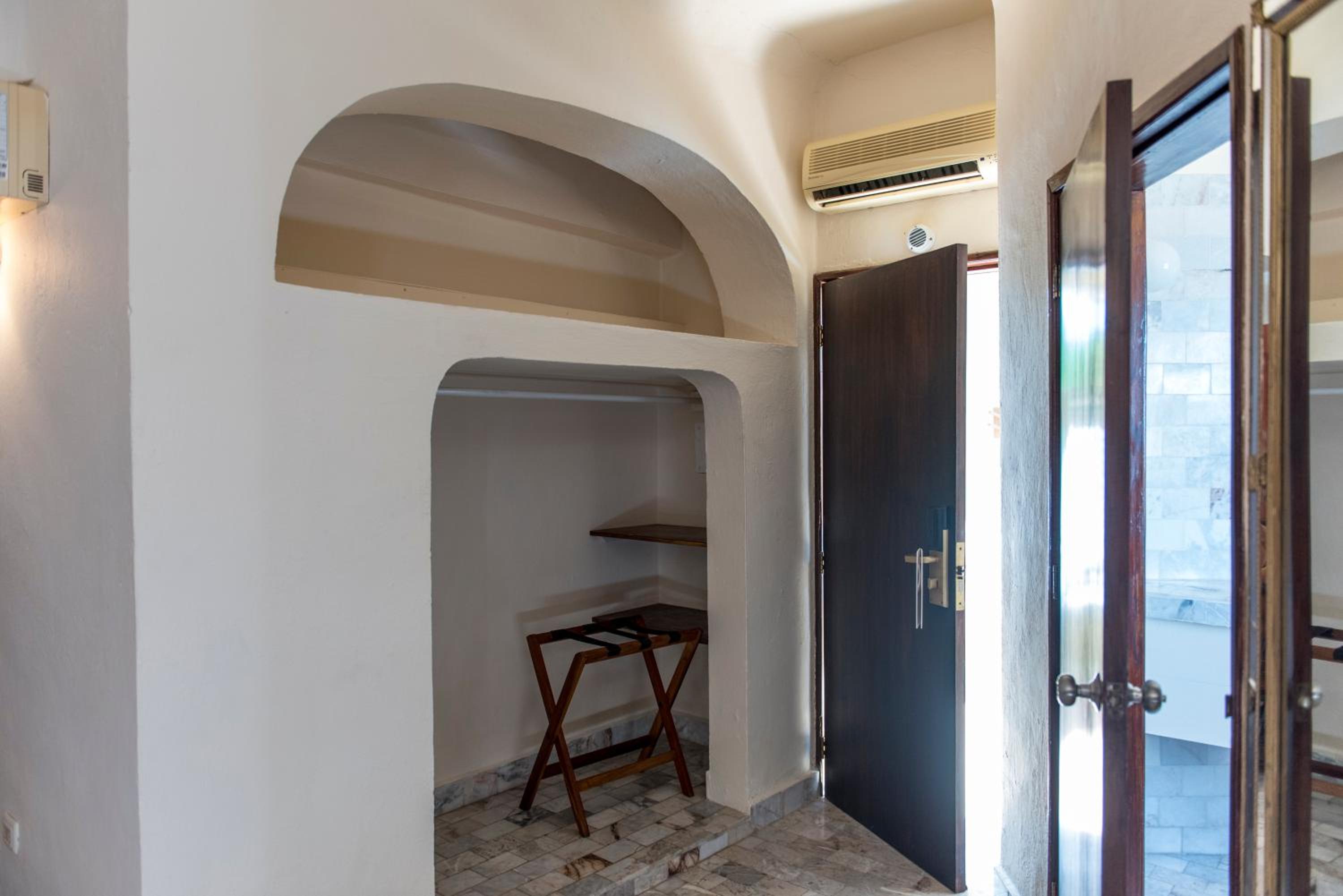Junior Suite with Terrace - Photo 6