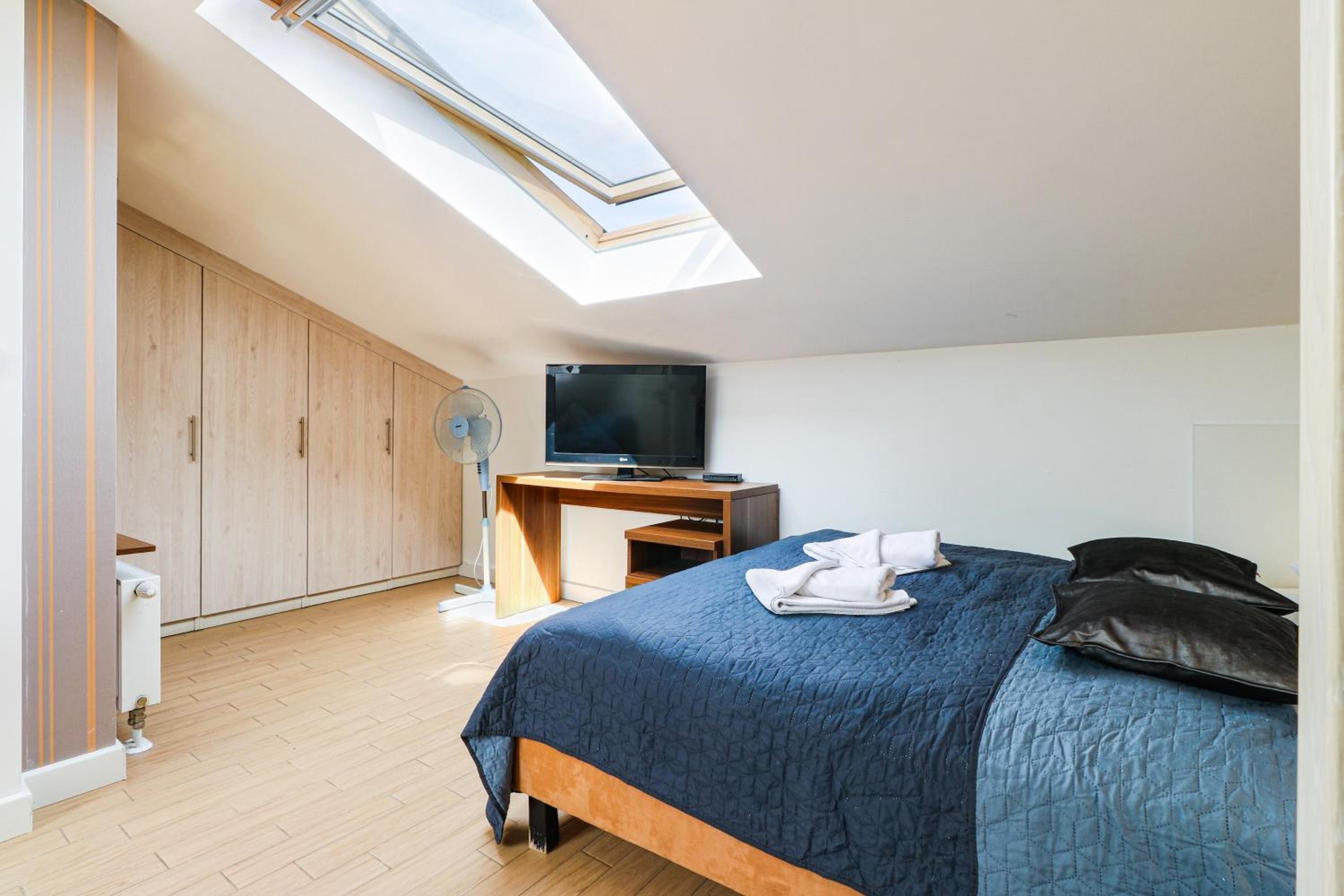 Large Double Room photo 1