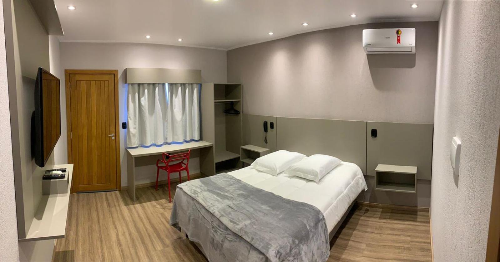 Deluxe Double Room with Balcony - Photo 6