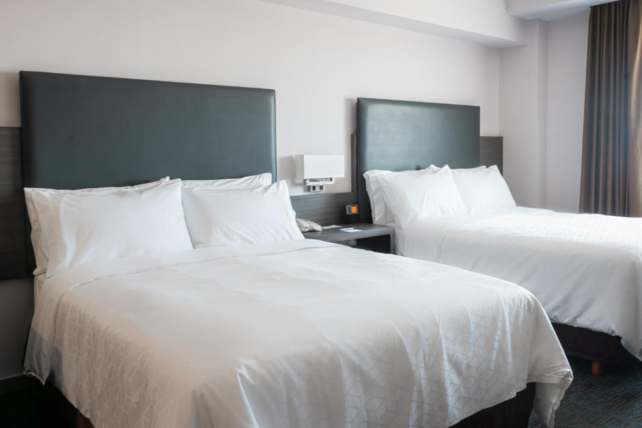 Queen Suite with Two Queen Beds photo 1