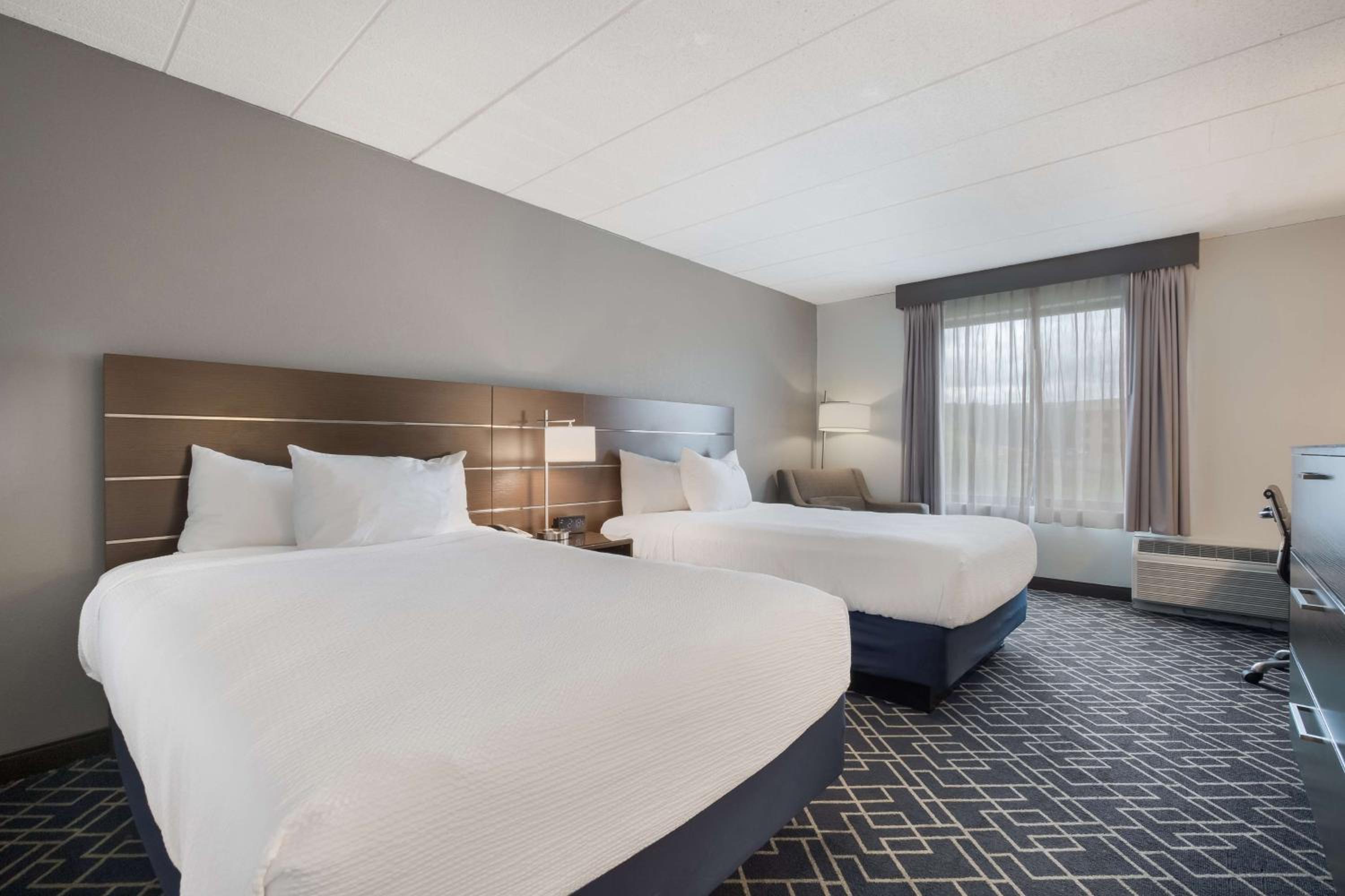 Double Room with Two Double Beds - Photo 1