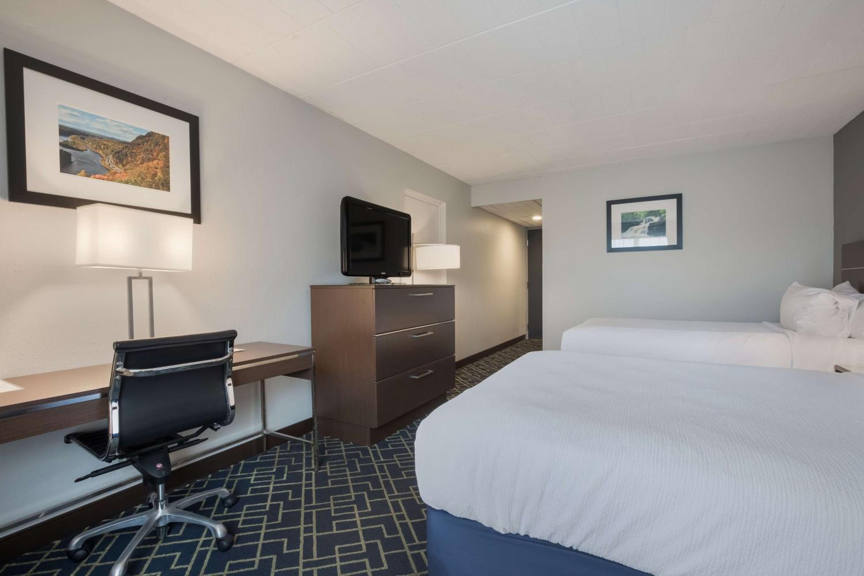 Double Room with Two Double Beds - Photo 3