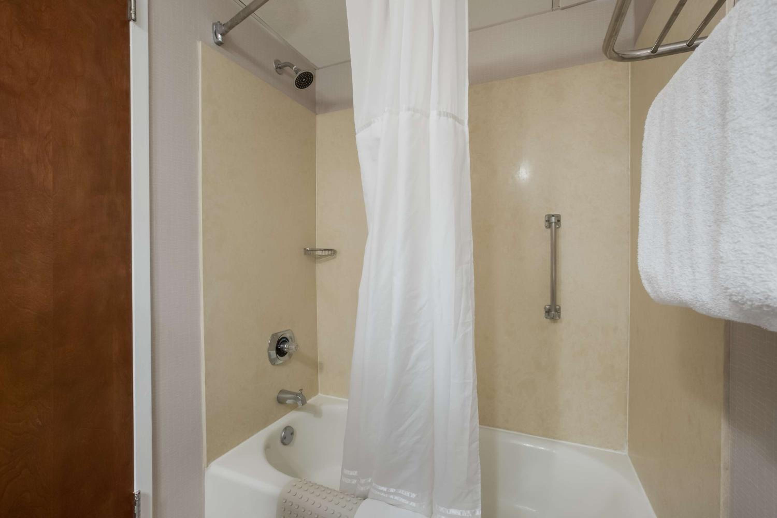 Double Room with Two Double Beds - Photo 4