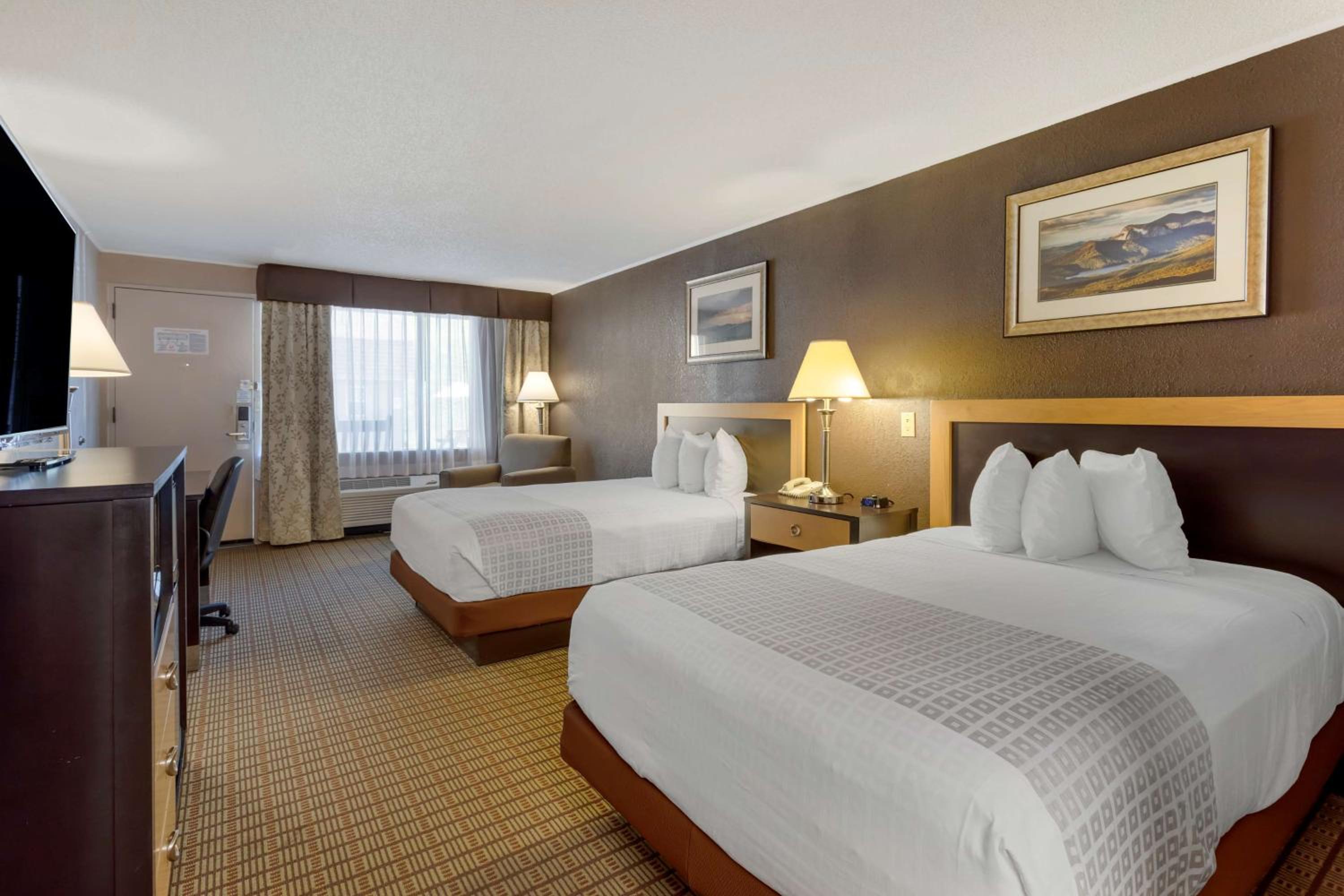 Double Room with Two Double Beds - Non-Smoking photo 3