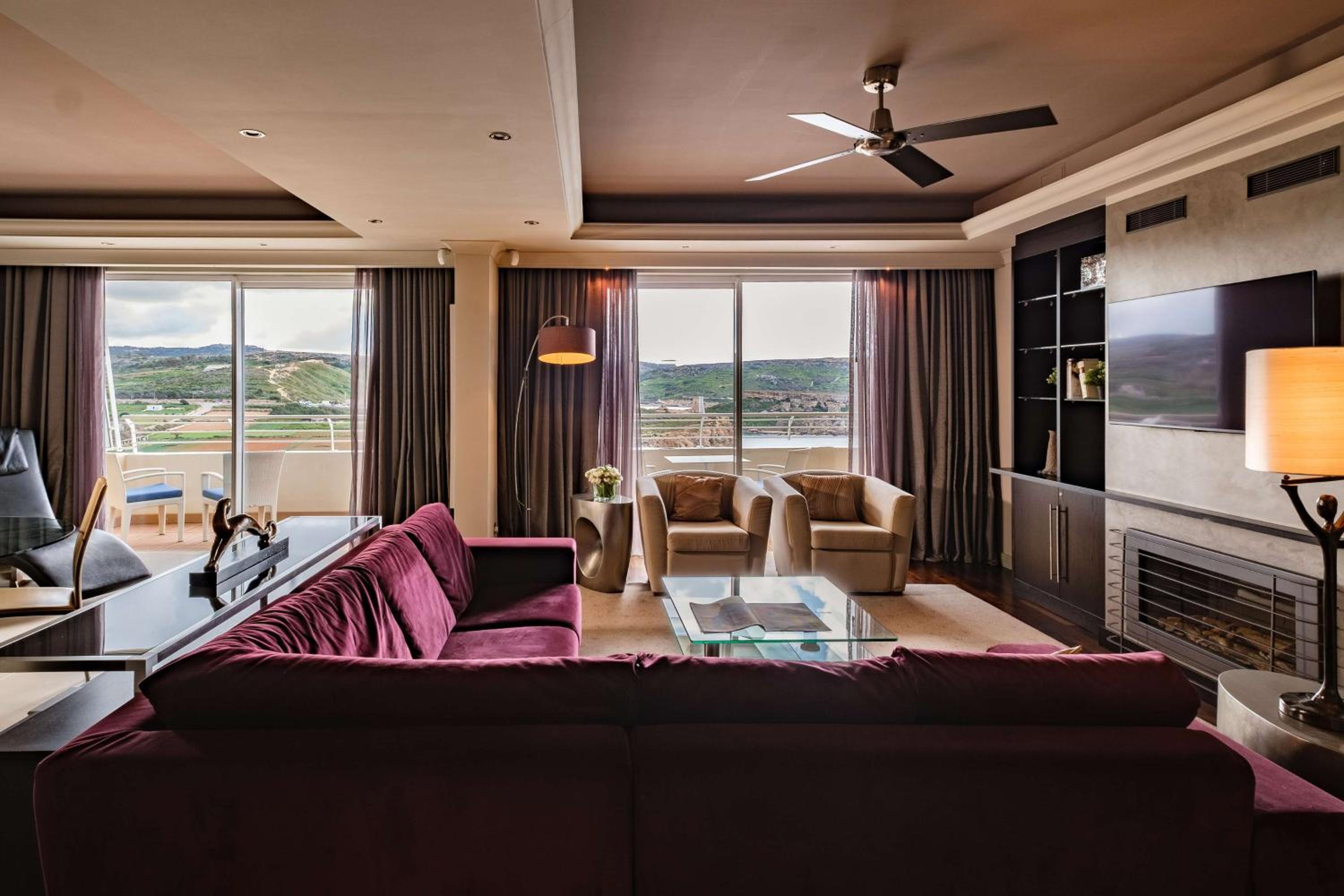 Premium Suite with Sea View - Photo 1