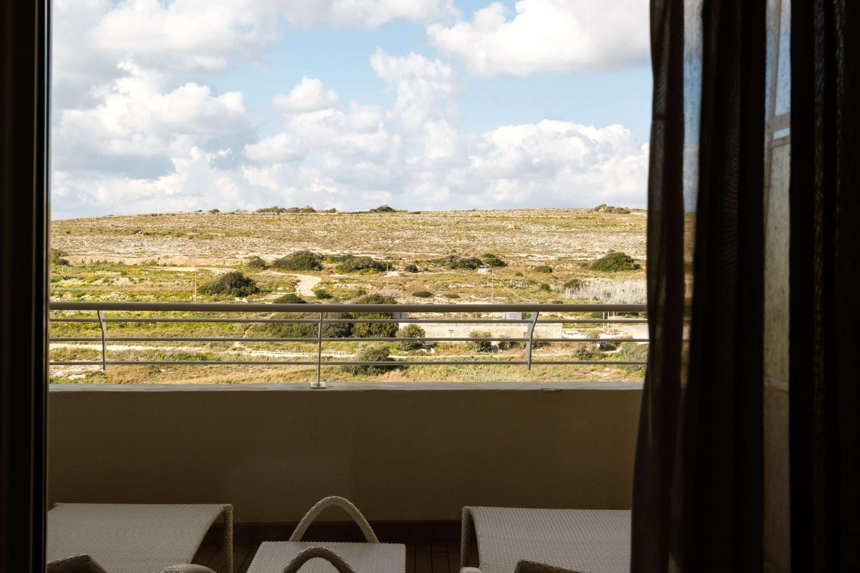Premium Suite with Country View - Photo 3