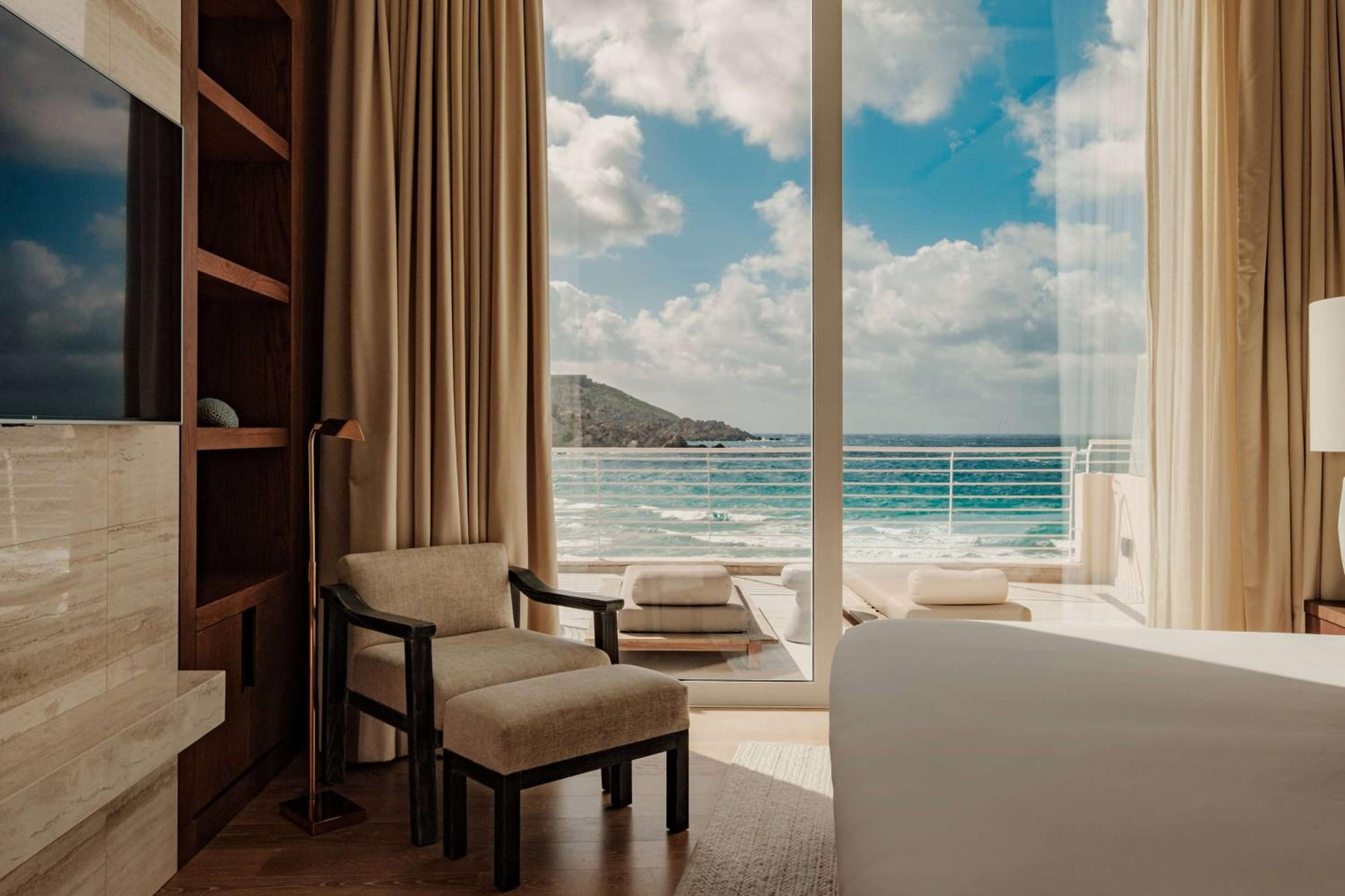 Sands Tower - One-Bedroom Suite with Sea View - Photo 2