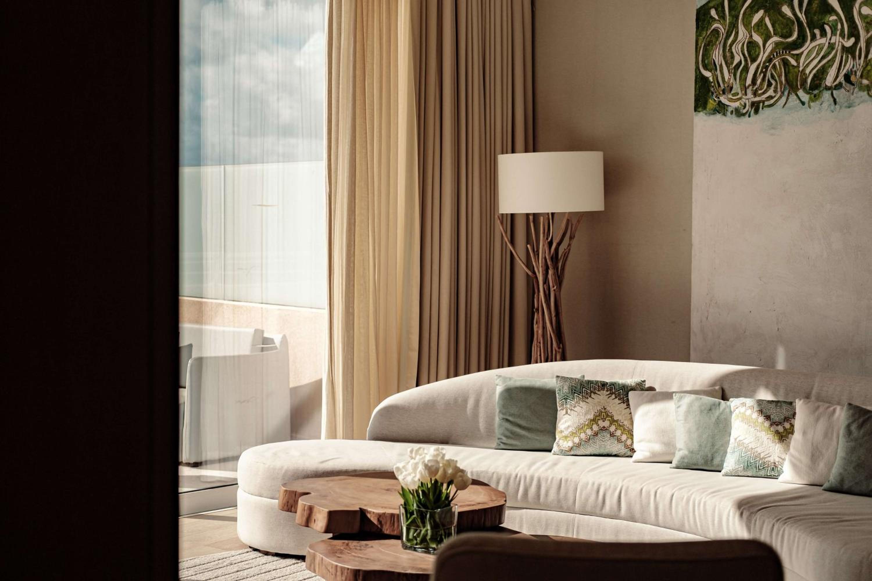 Sands Tower - One-Bedroom Suite with Sea View - Photo 5