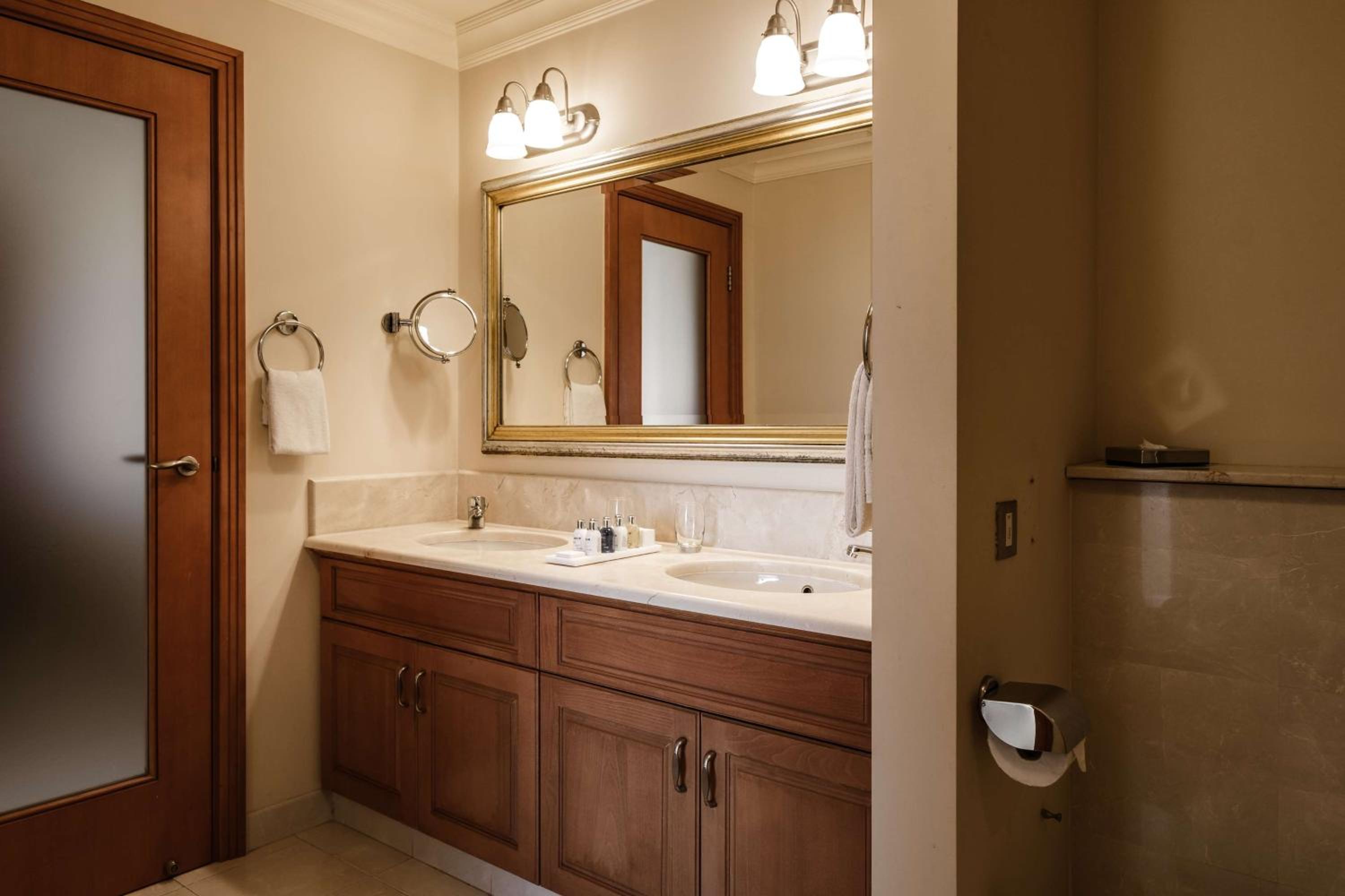 Suite with Country View  - Photo 2