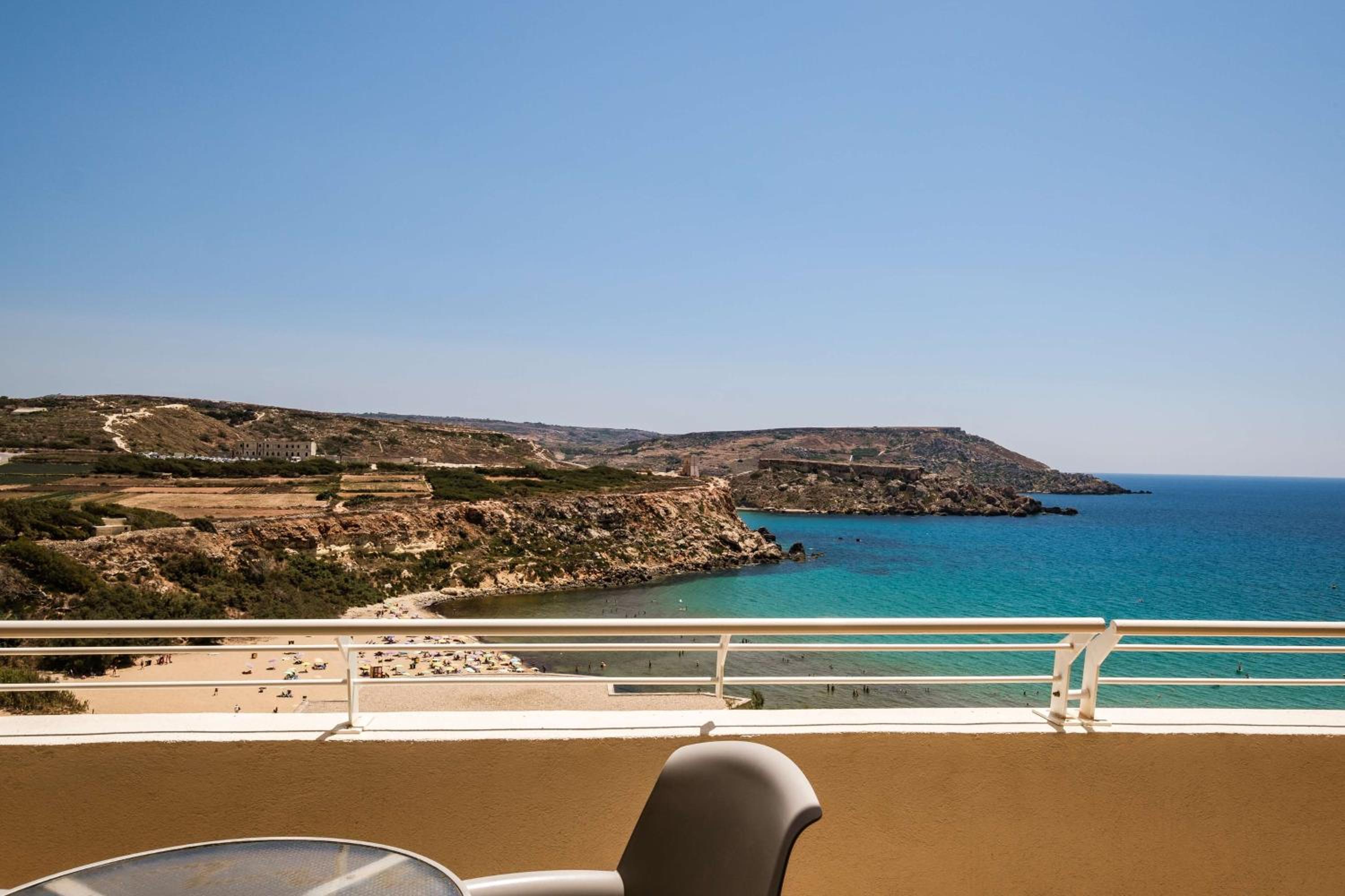 Premium Suite with Sea View - Photo 9
