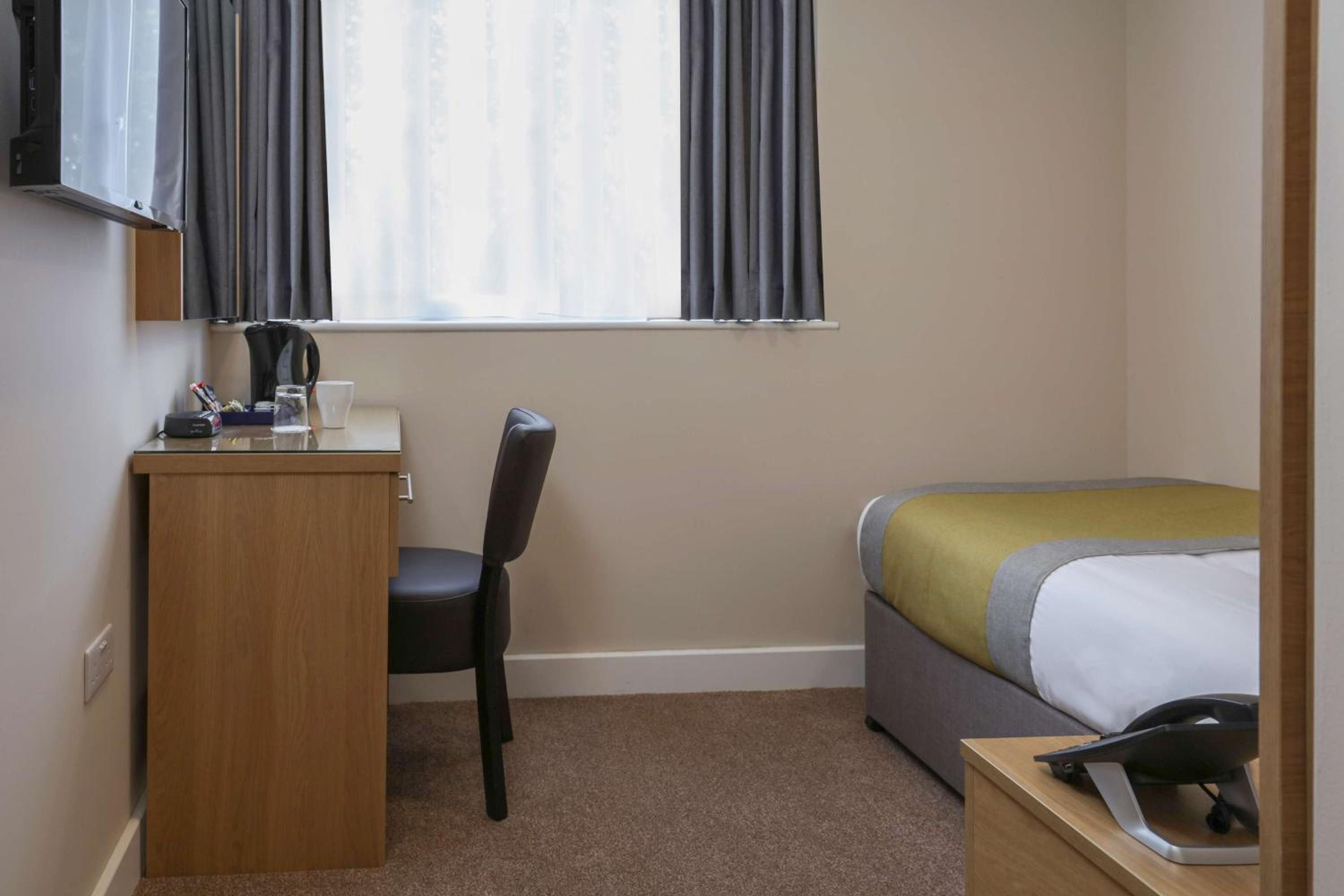 Standard Single Room - Non-Smoking photo 1