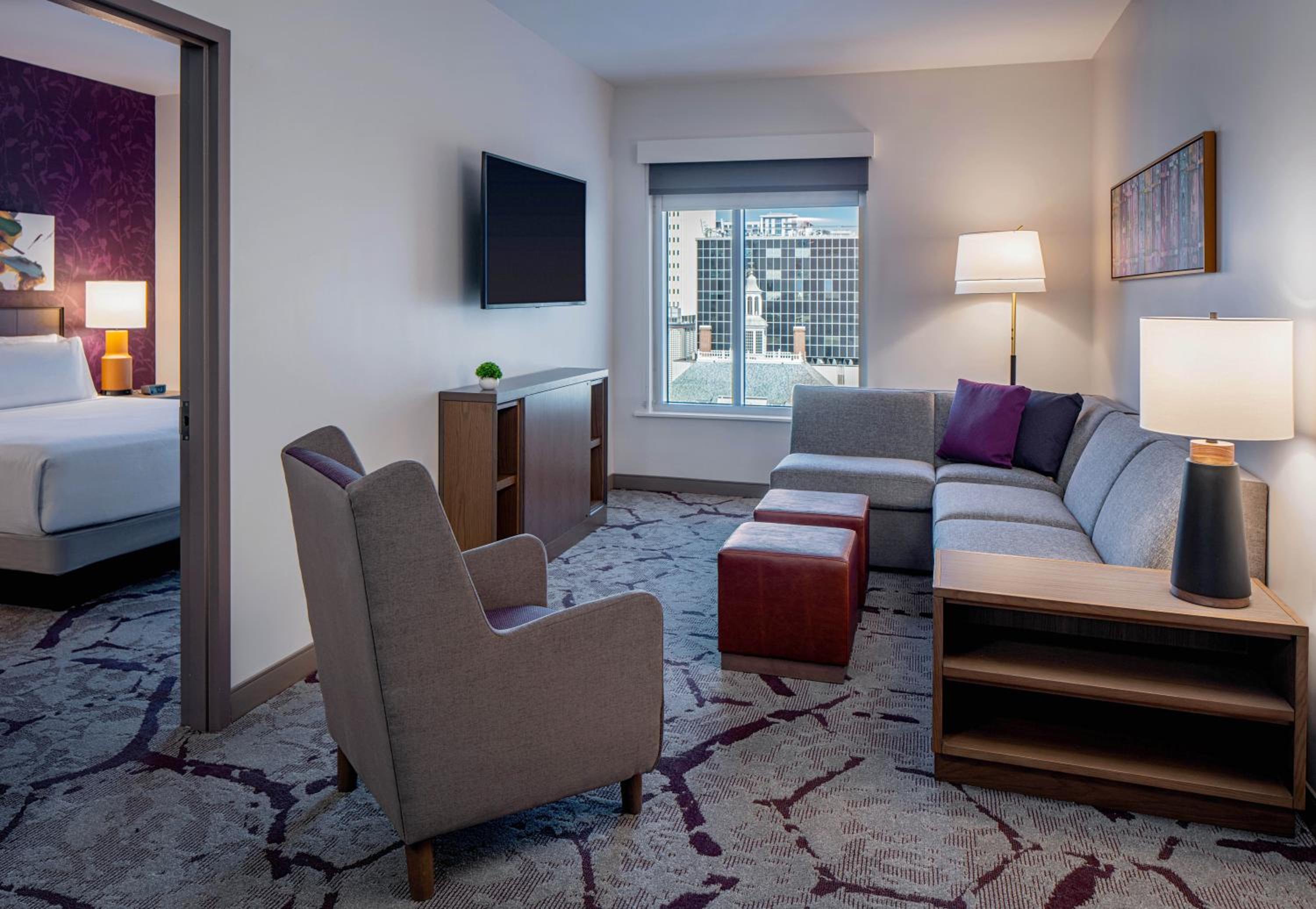 One-Bedroom King Suite with Kitchen and Sofa Bed - Photo 2