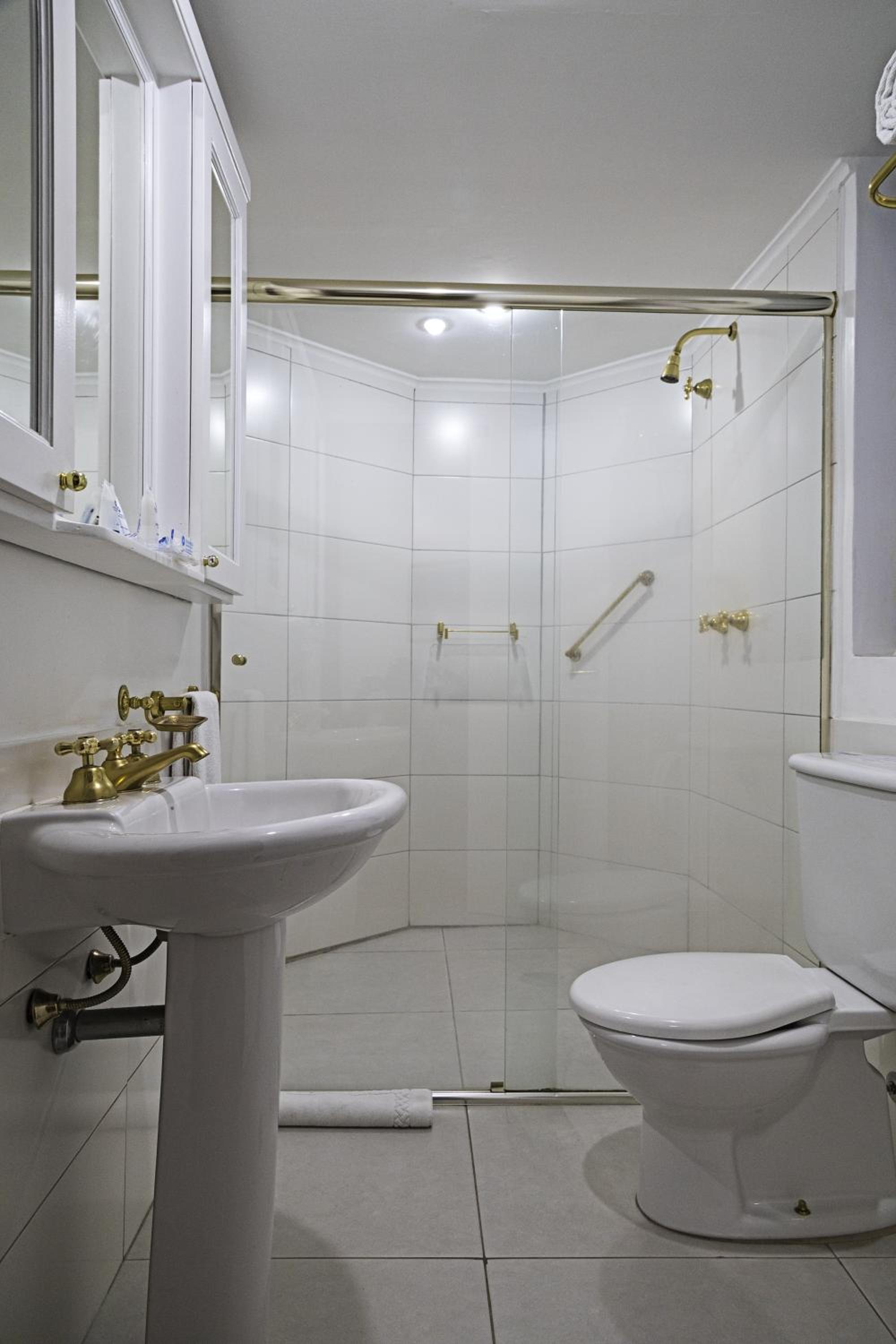 Standard Double Room - Photo 6