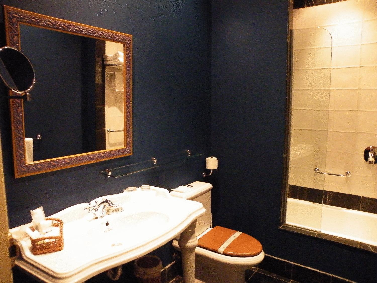 Double or Twin Room - Photo 3