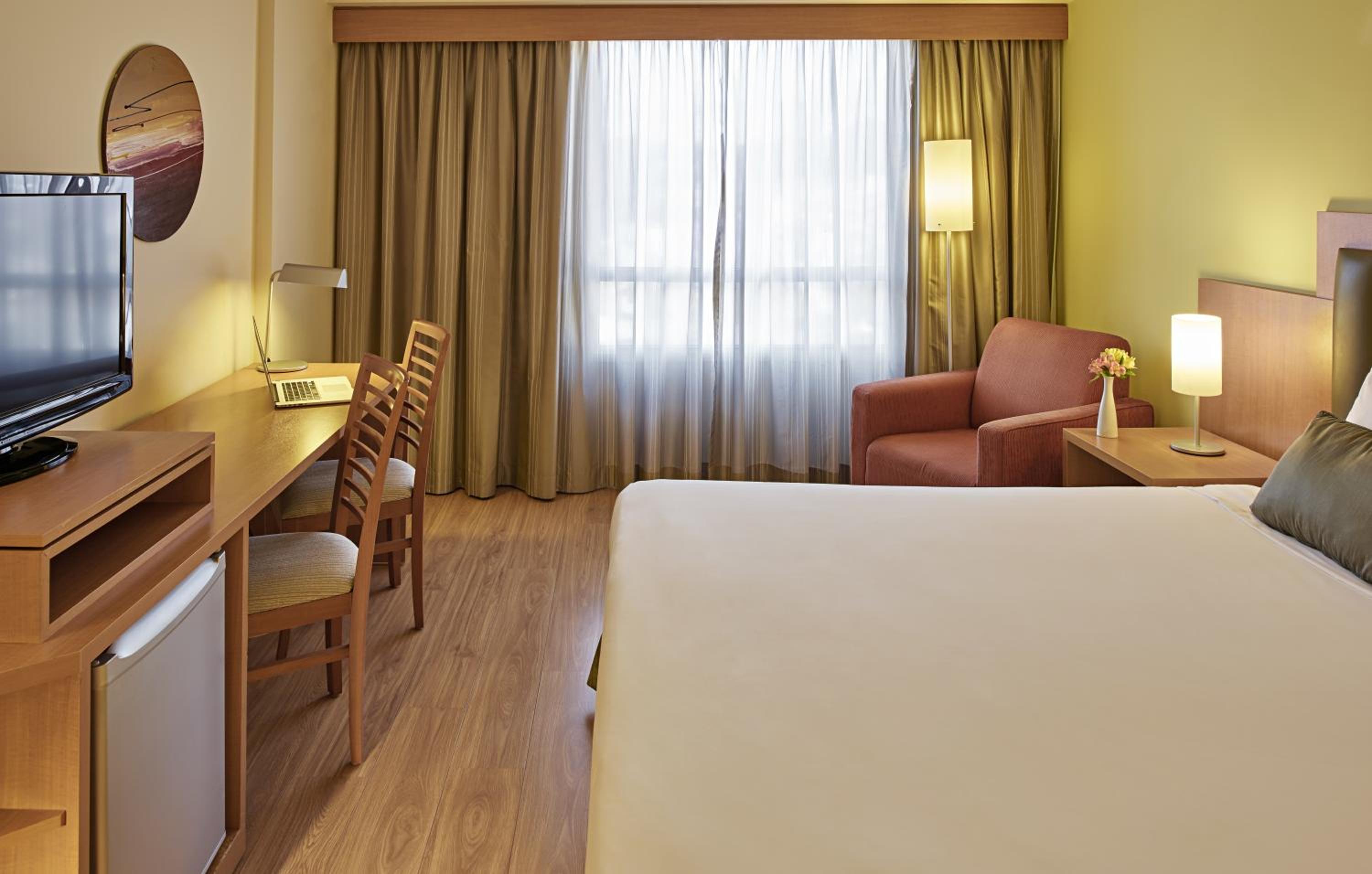 Superior King Room - Photo 4