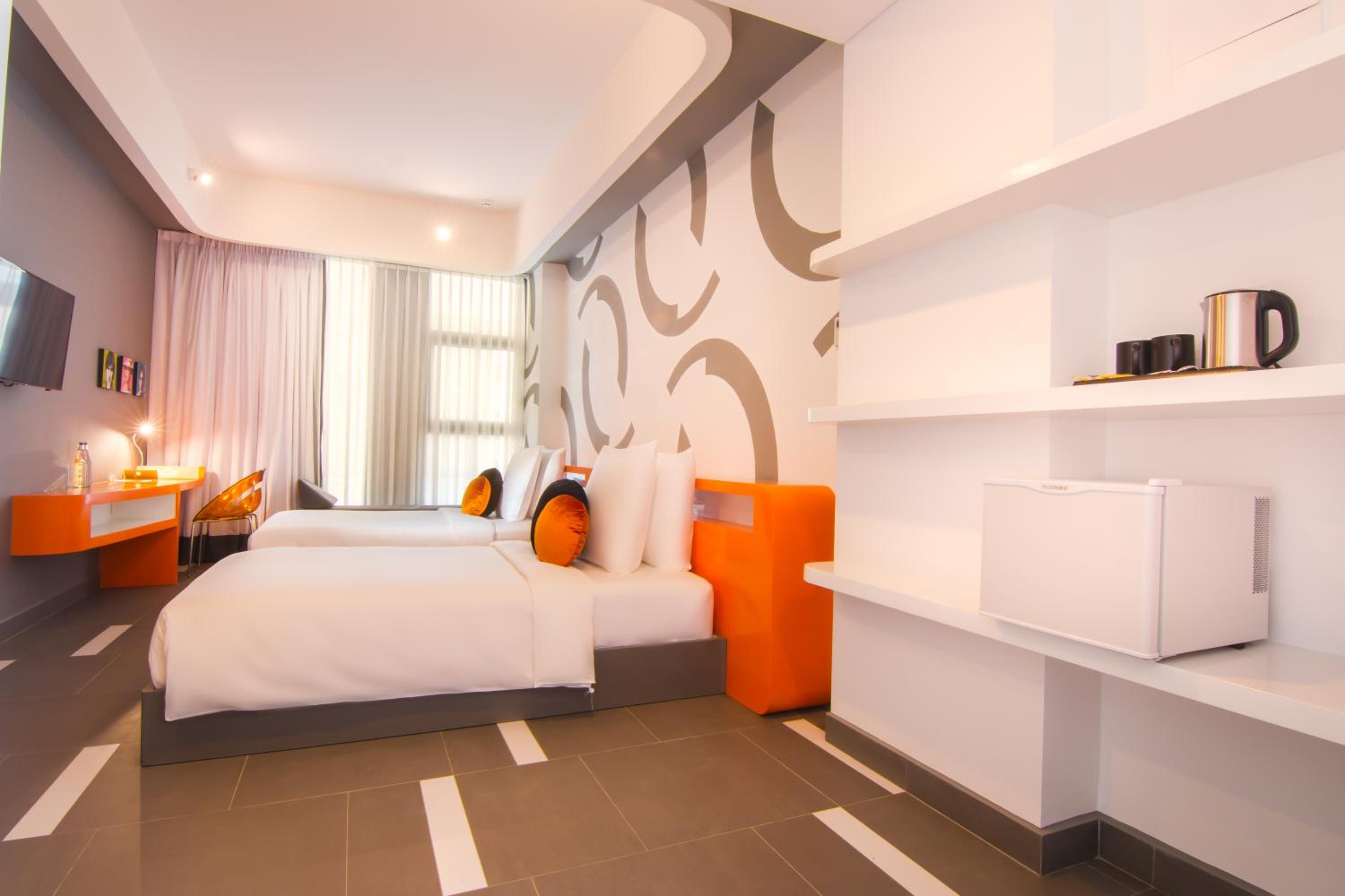 Deluxe Twin Bed photo 3