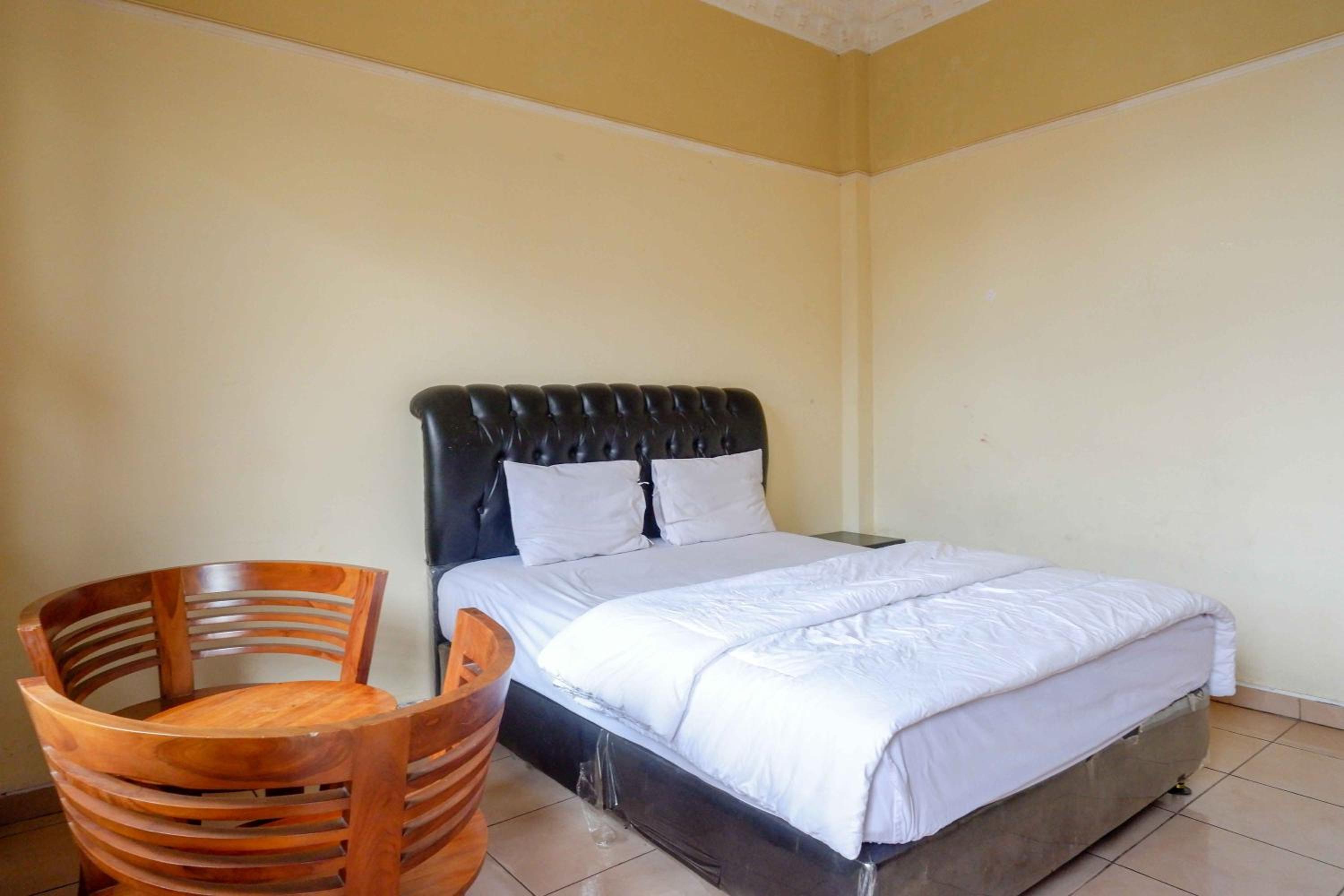 Deluxe Double Room - Photo 12