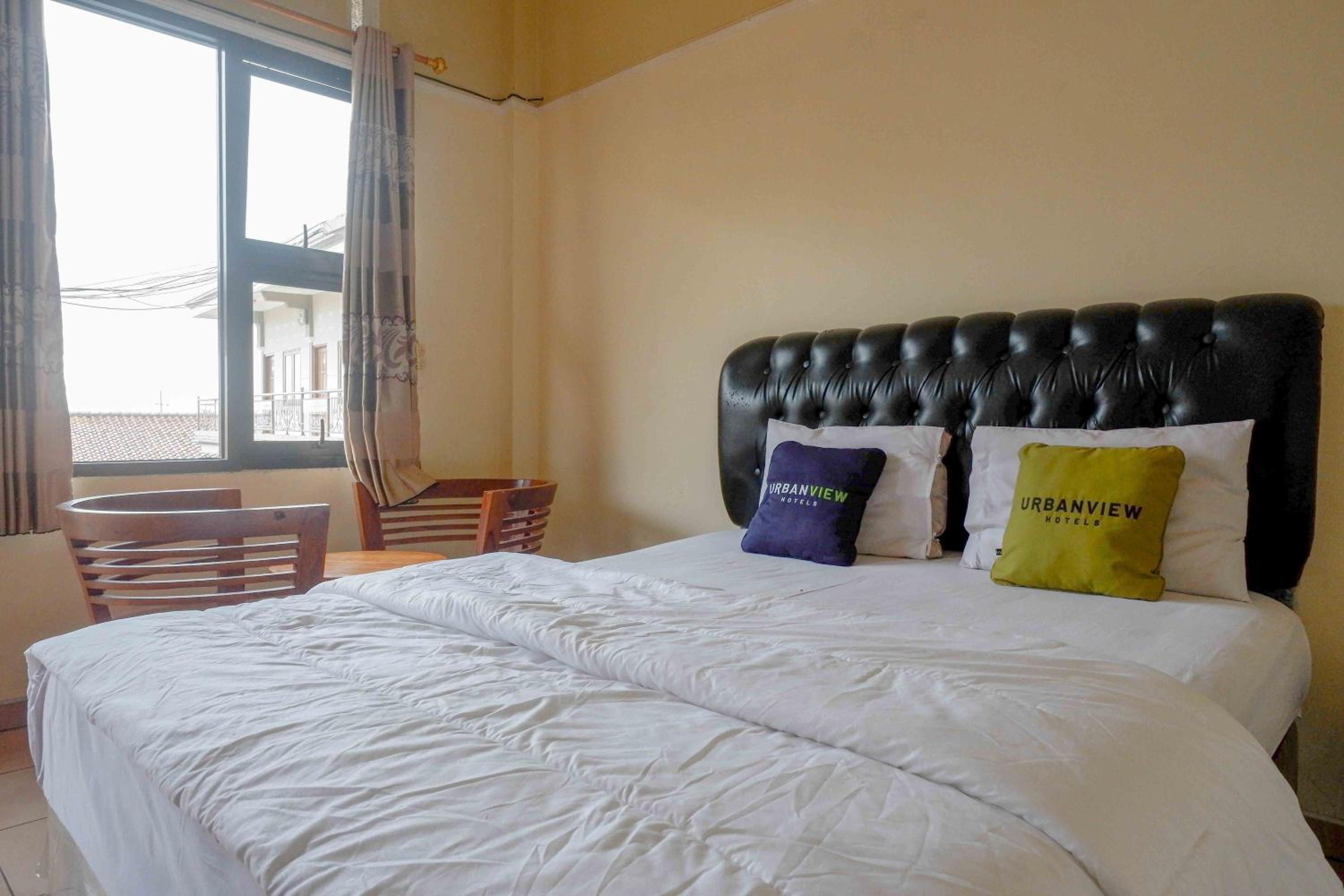 Deluxe Double Room - Photo 9