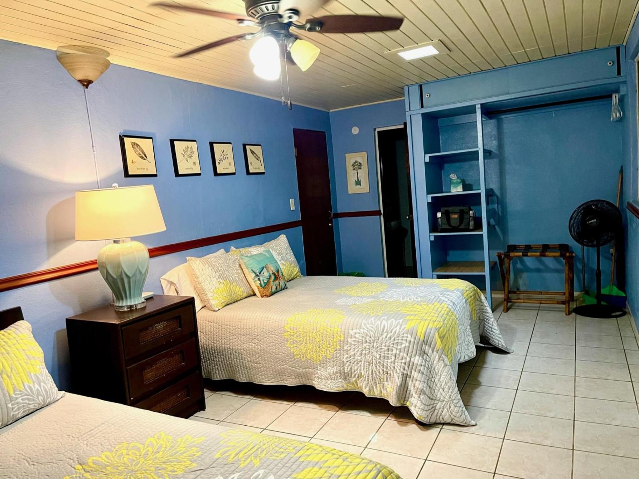 Serene Getaway - Deluxe Queen Room - 13+ photo 2
