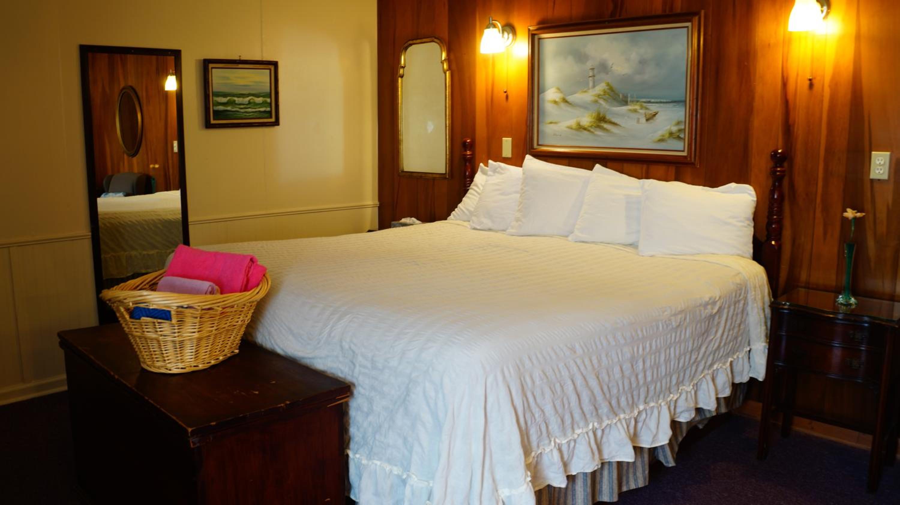 Standard King Room photo 1