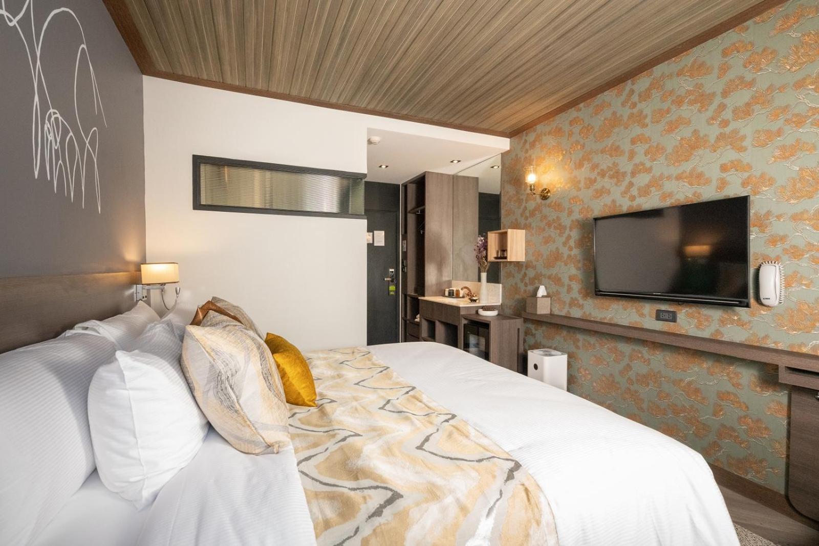 Superior King Room - Photo 5
