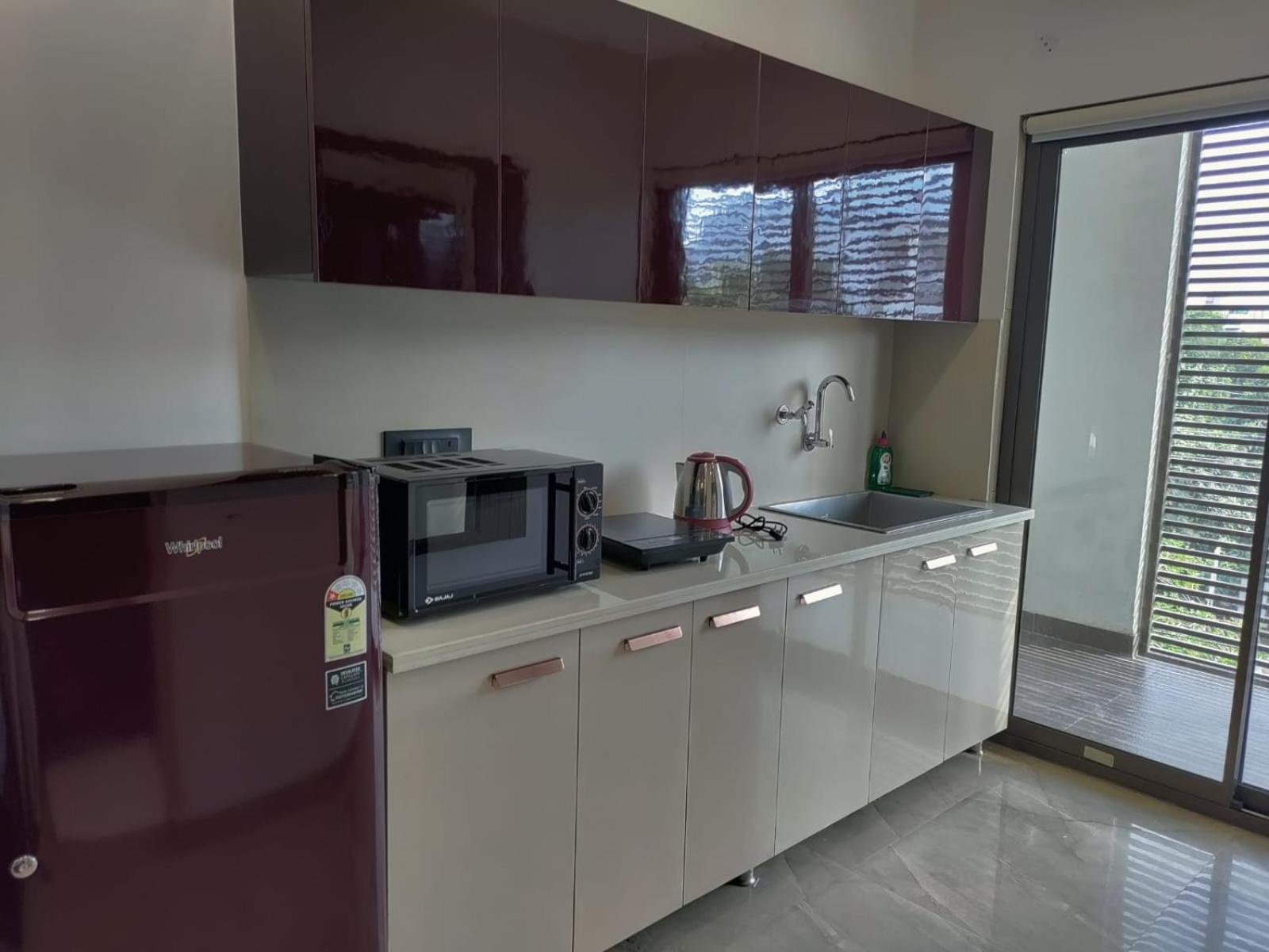 Studio Apartment - Photo 4