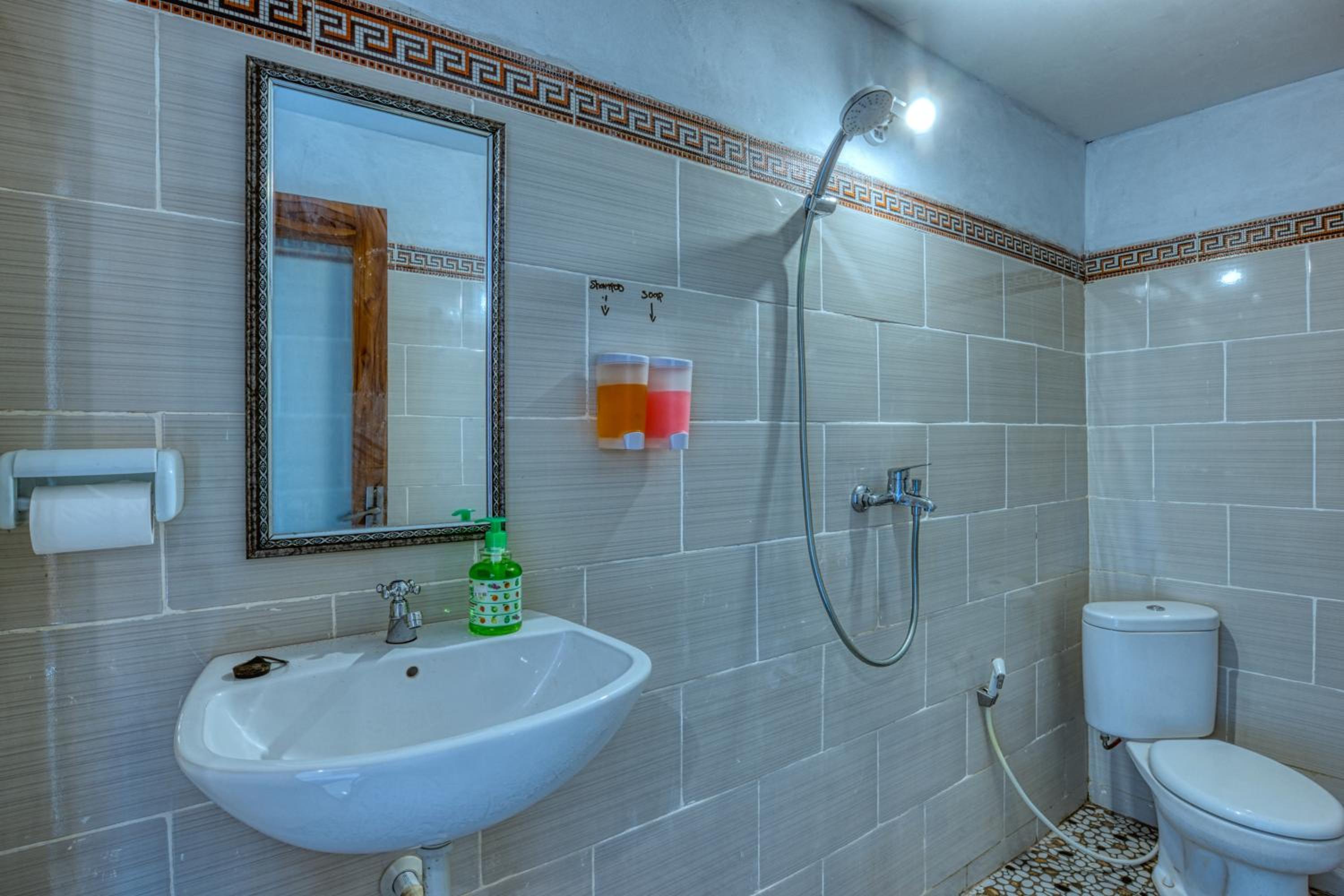 Double Room - Photo 8