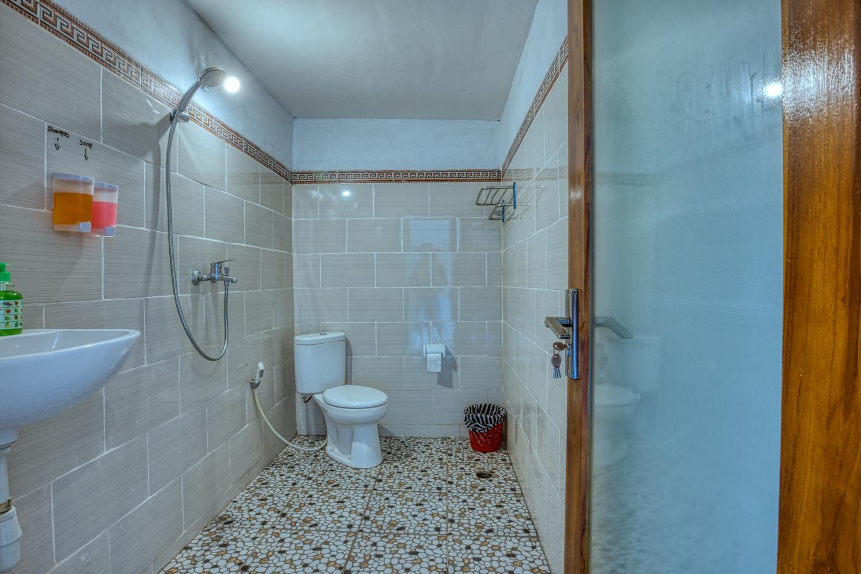 Double Room - Photo 9