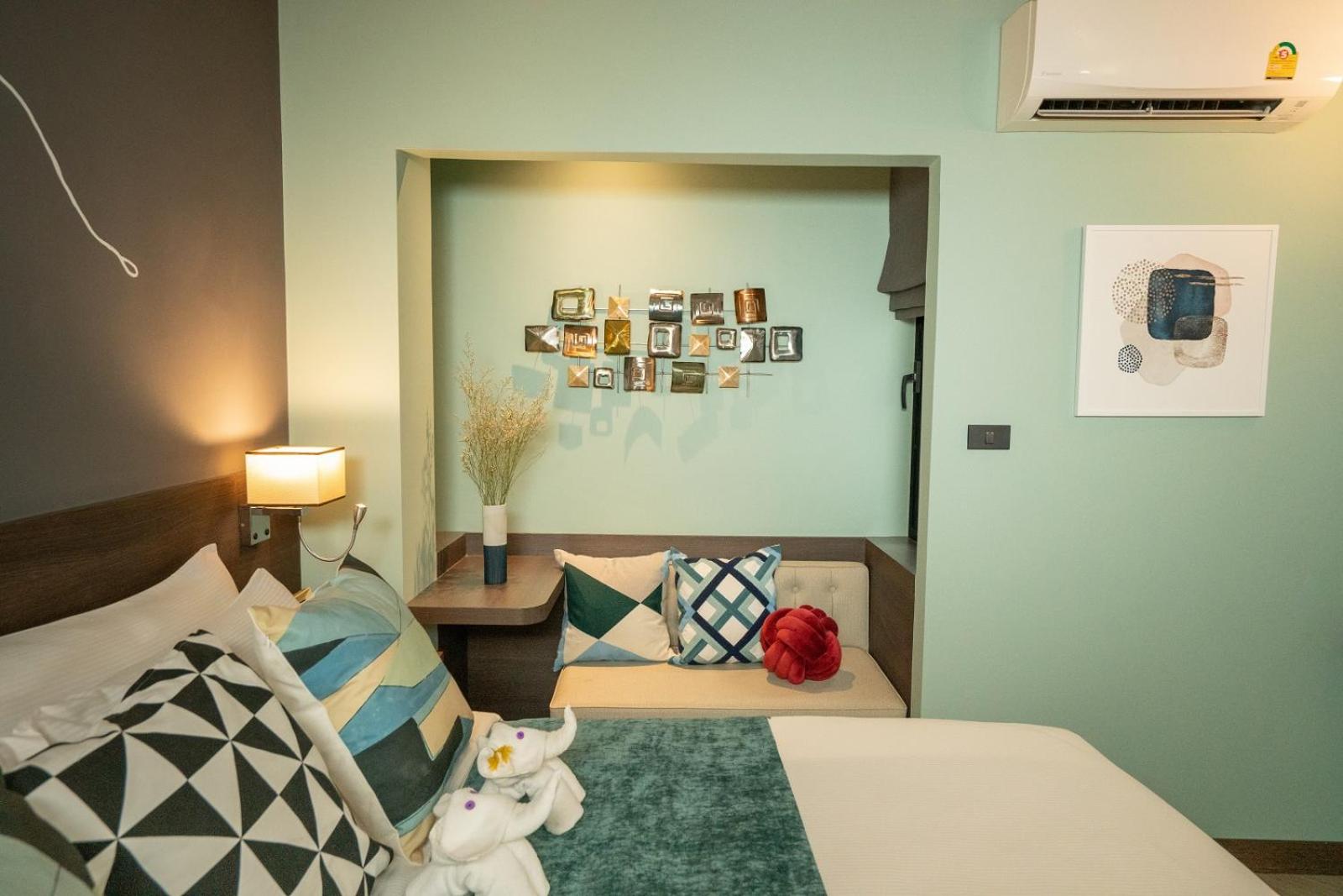 Standard King Room - Photo 6