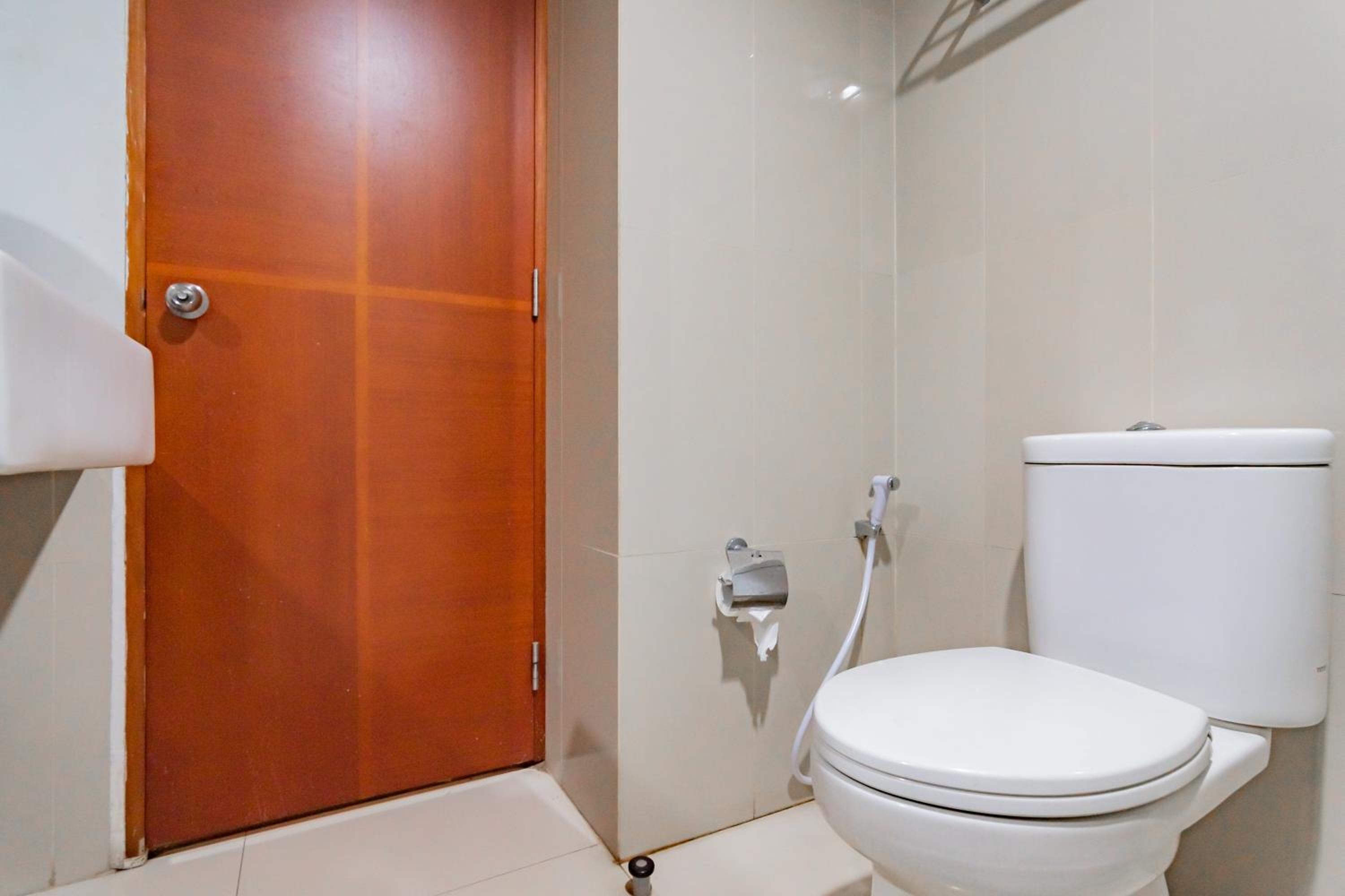 Standard Double Room - Photo 8