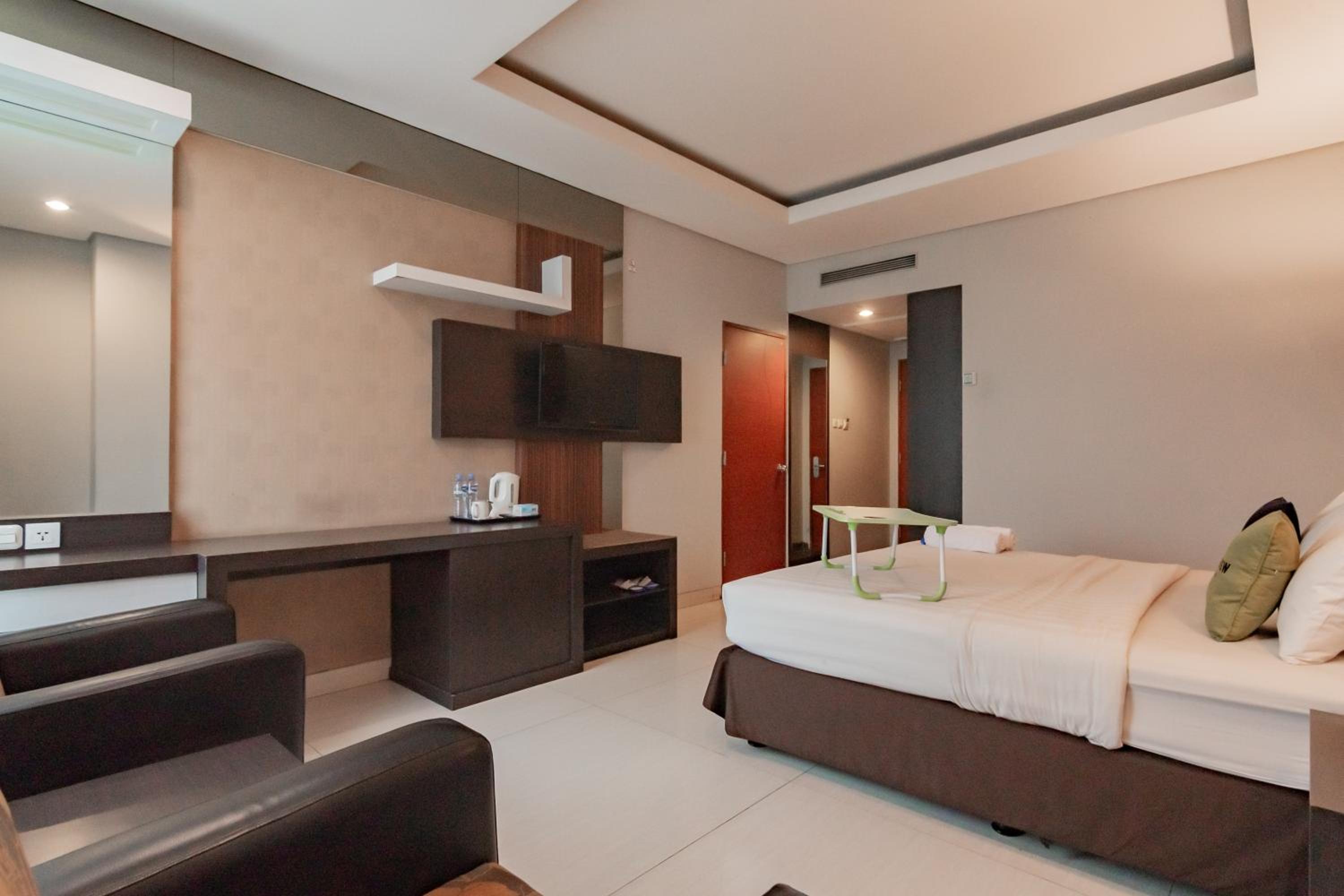 Deluxe Room - Photo 8