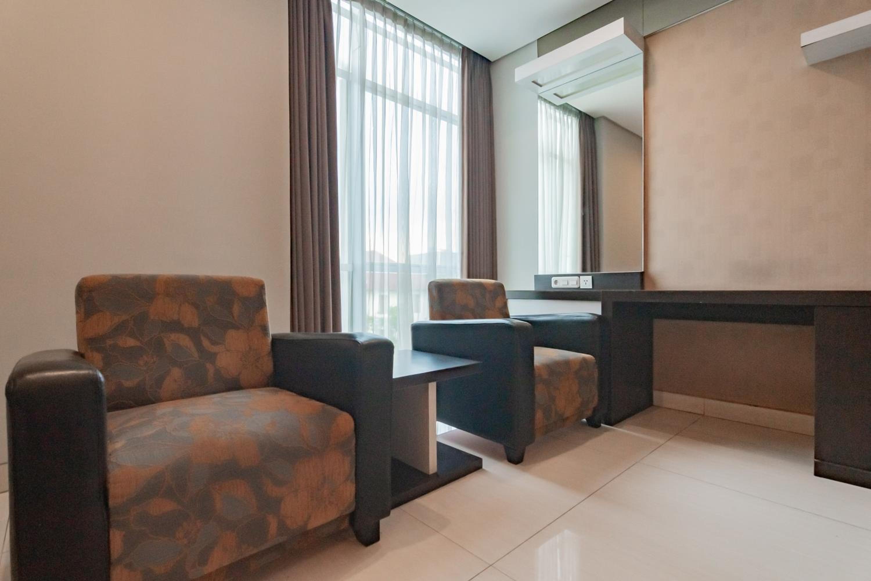 Deluxe Room - Photo 6