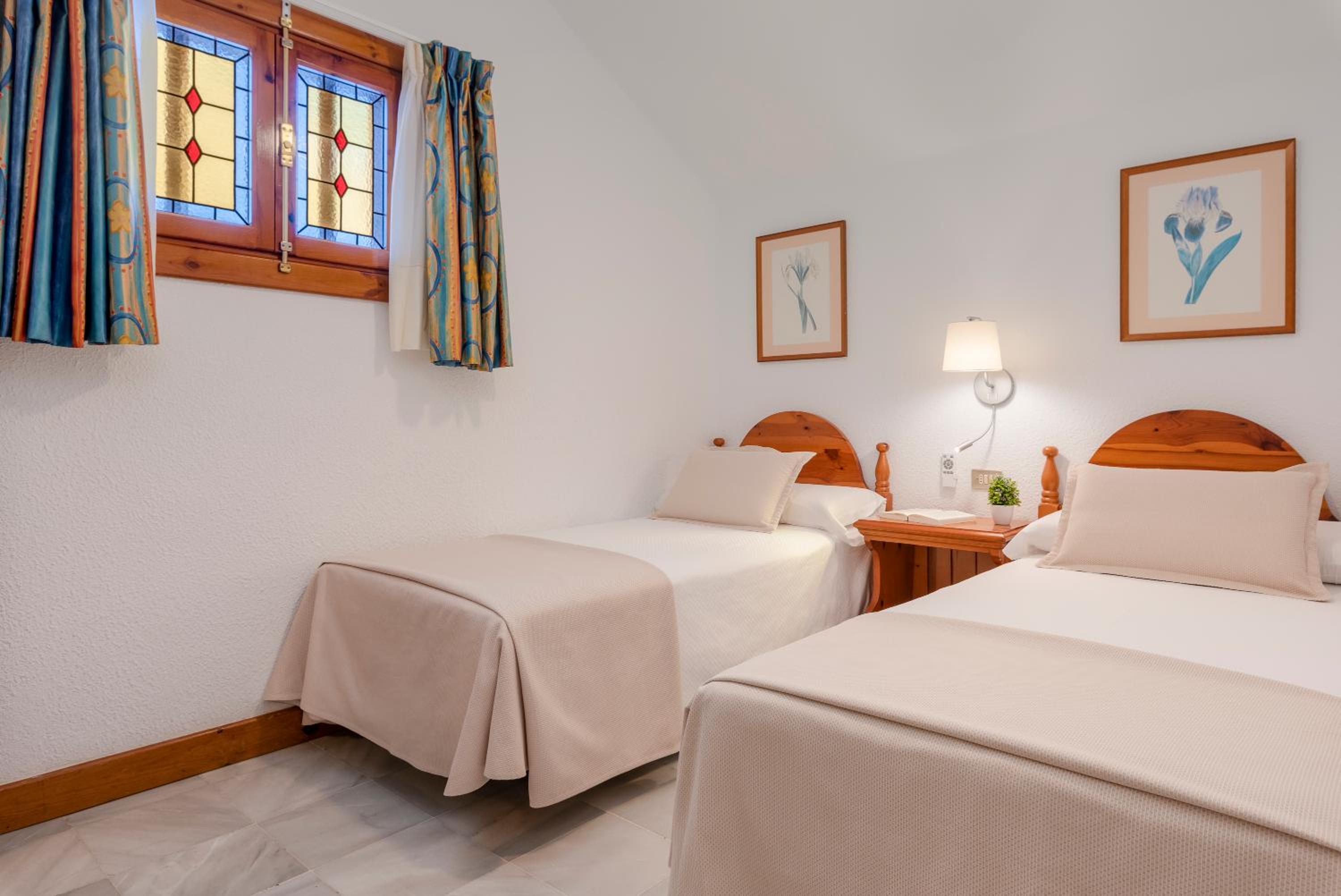 Apartamento Clásico de Dos Habitaciones con Vista al Jardín