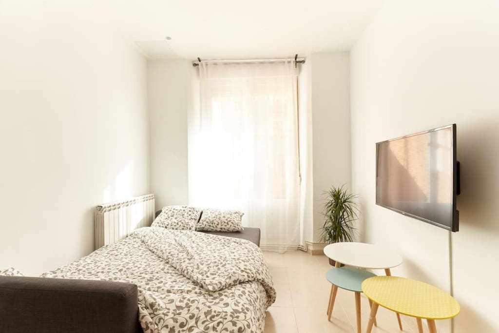 Two-Bedroom Apartment with Terrace - Photo 23