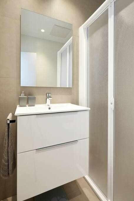 Two-Bedroom Apartment with Terrace - Photo 8