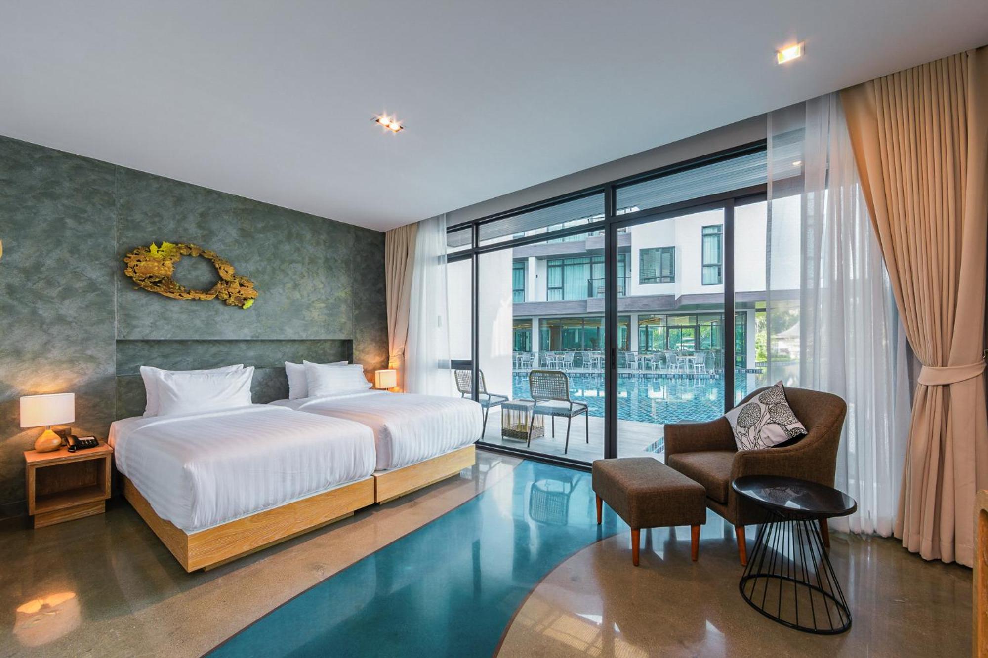 Deluxe Twin Room with Pool Access - Photo 1