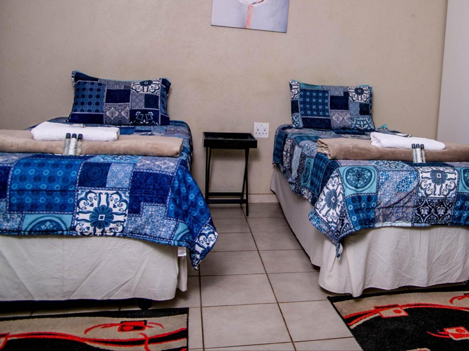 Twin Room - Photo 5
