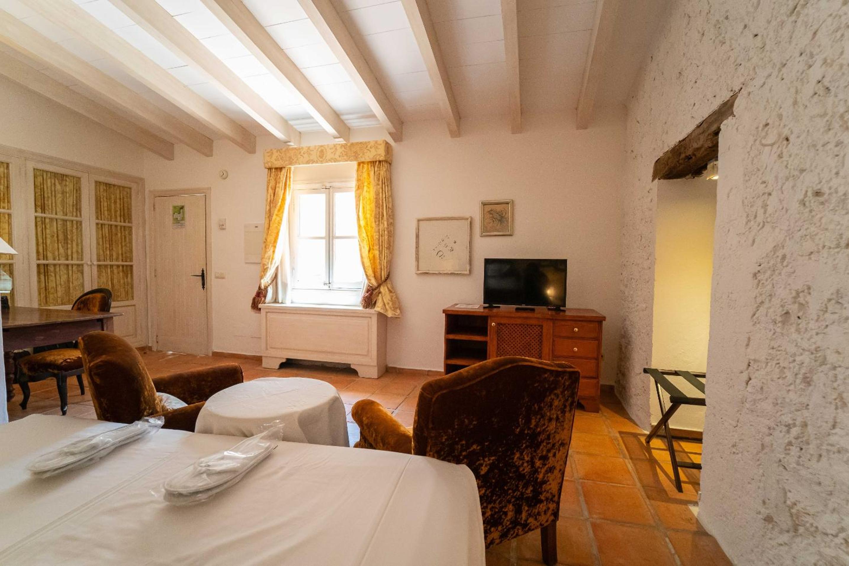 Standard Double Room - Photo 3