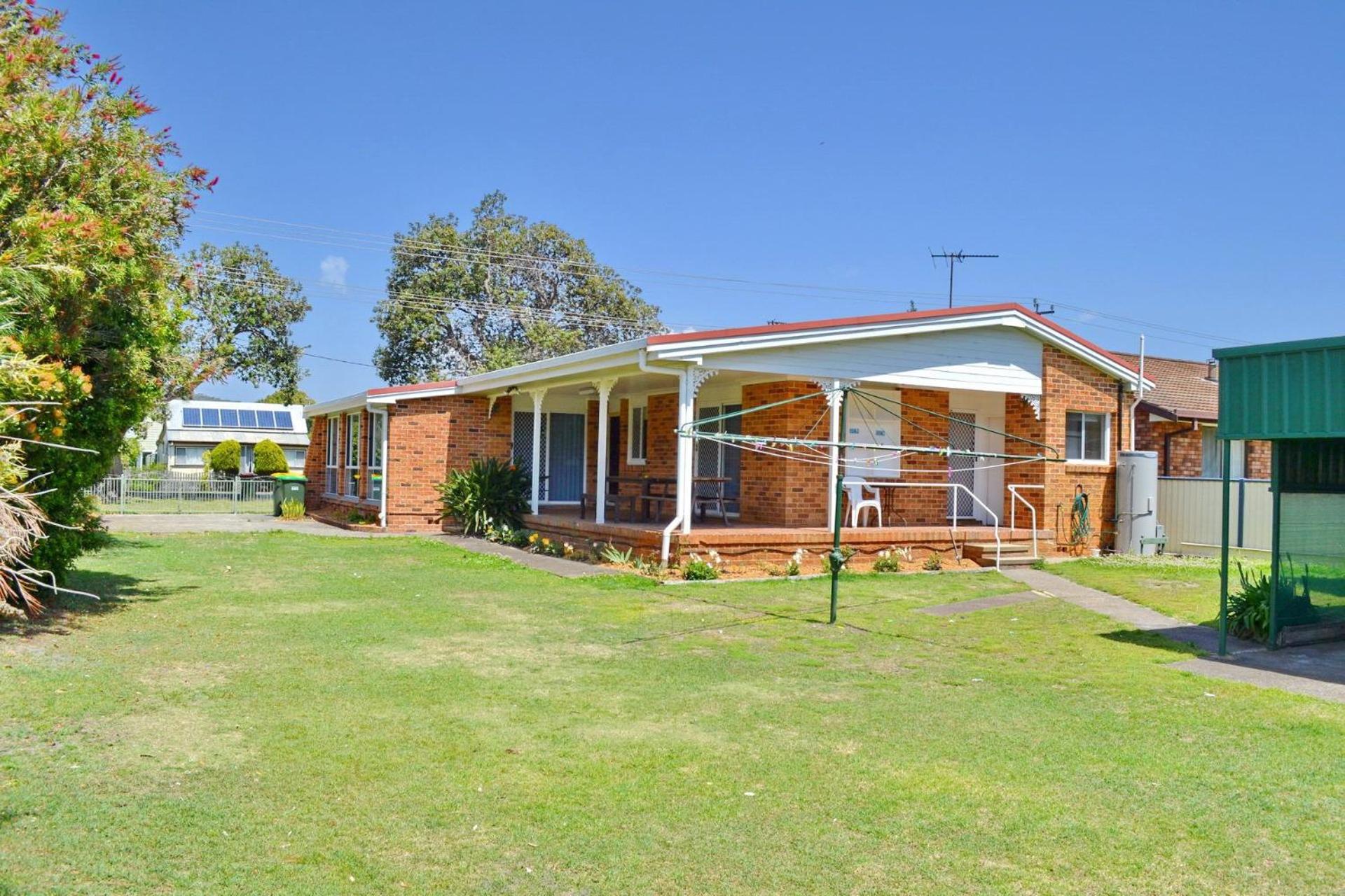 Three-Bedroom House photo 2