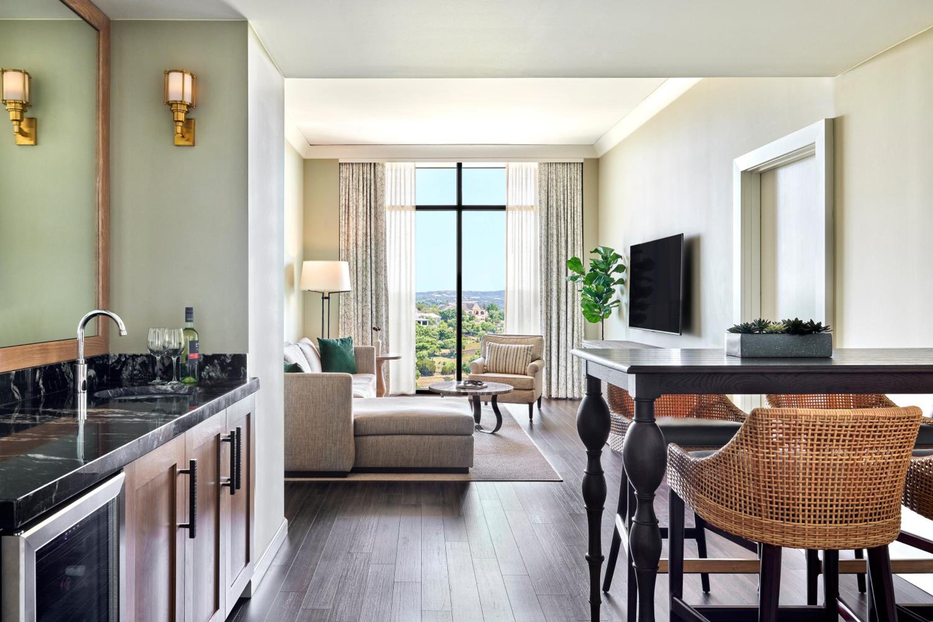 Signature Fairways Suite
  - 1 King Bed
