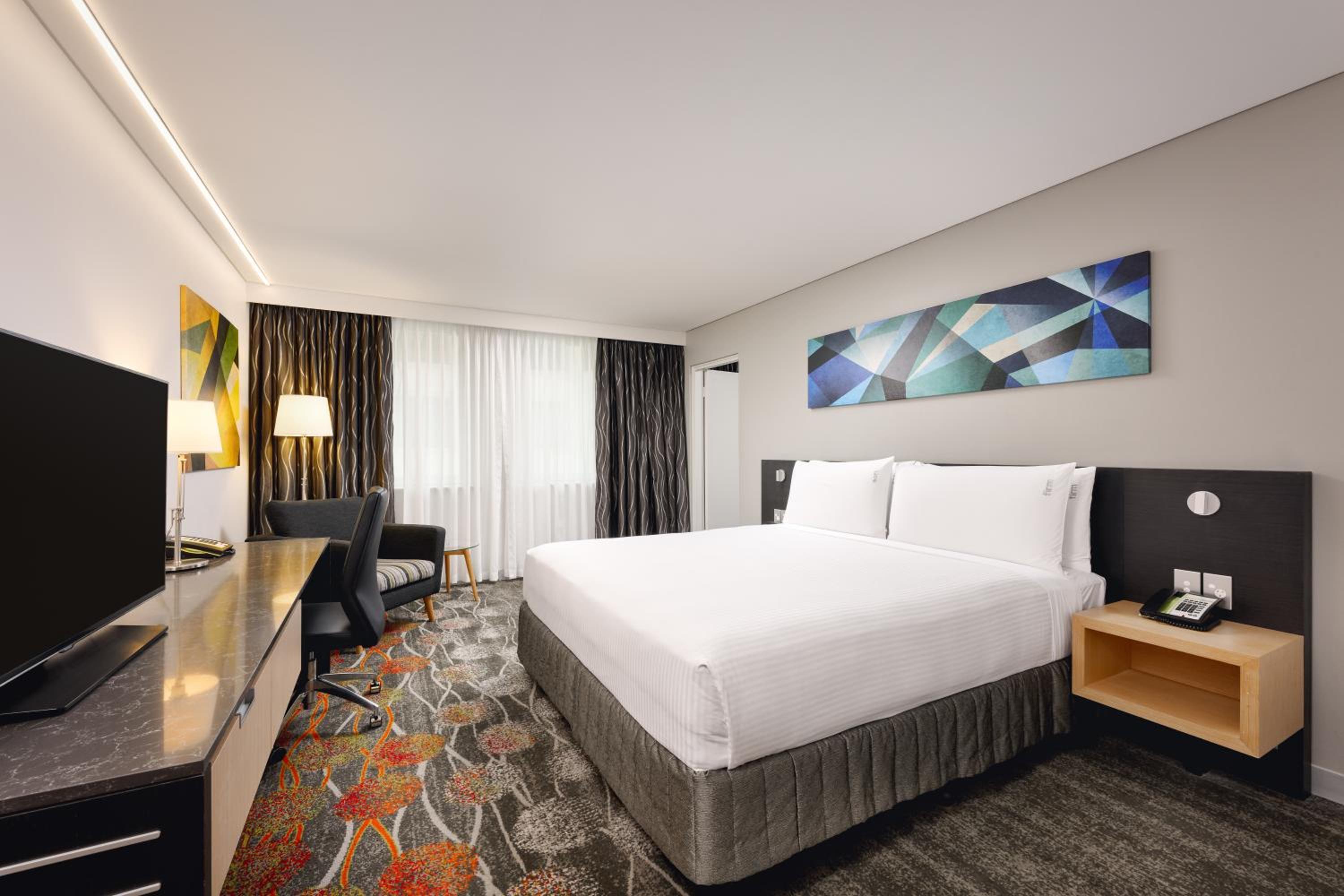 1 King 2 Single Beds Premium Room - Photo 11