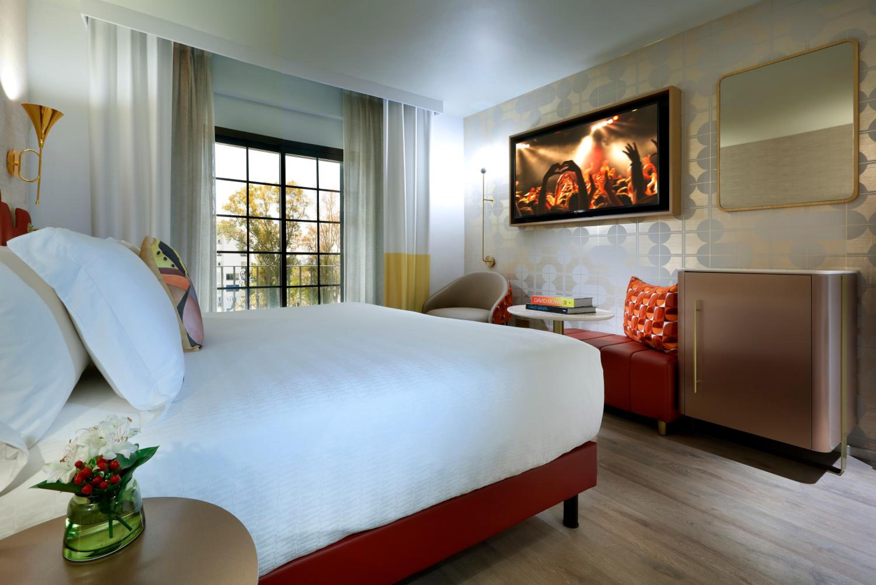 Classic Twin Room thumbnail 6